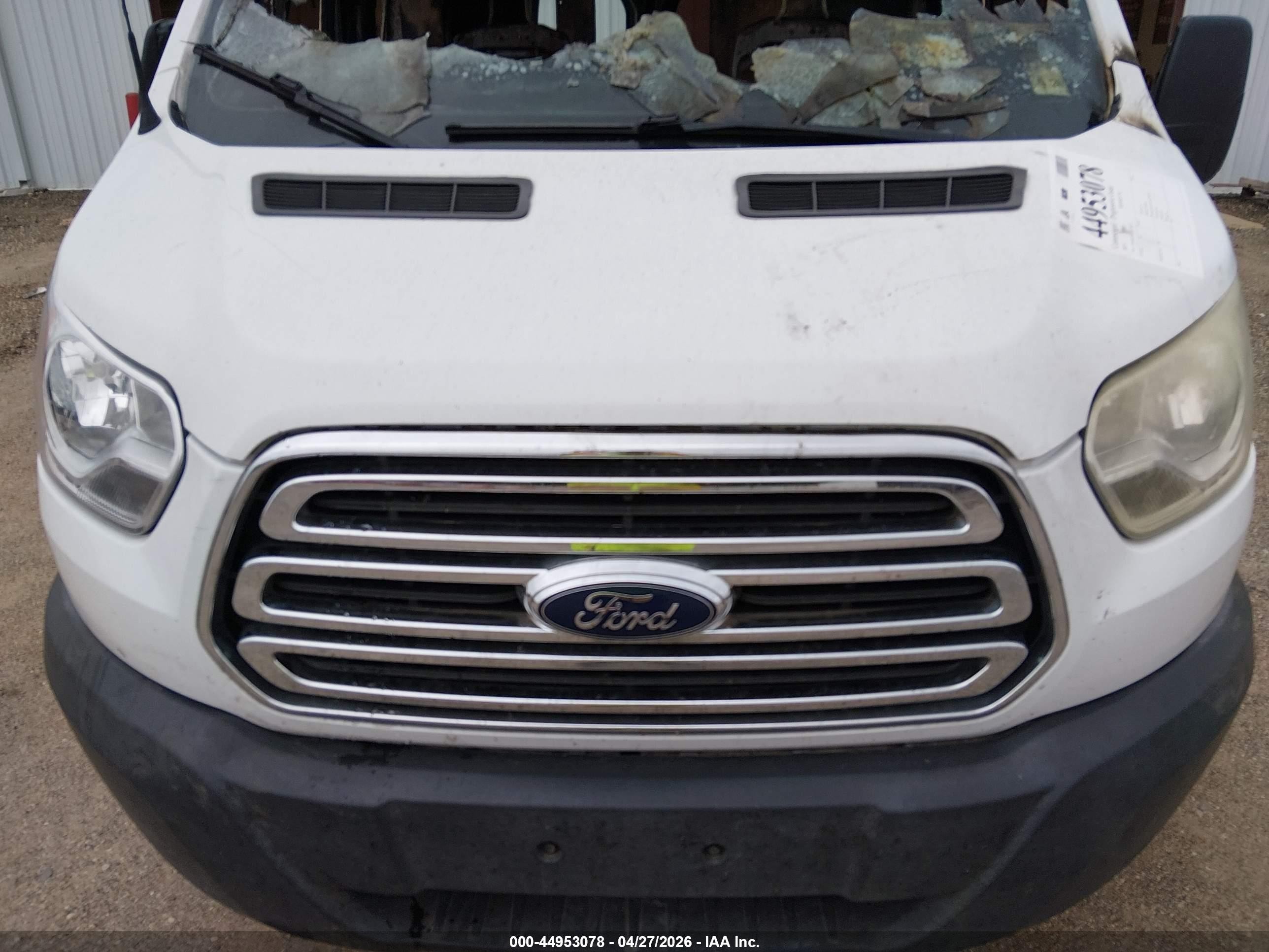 2015 Ford Transit-250   White vin: 1FTNR1ZM0FKA76497