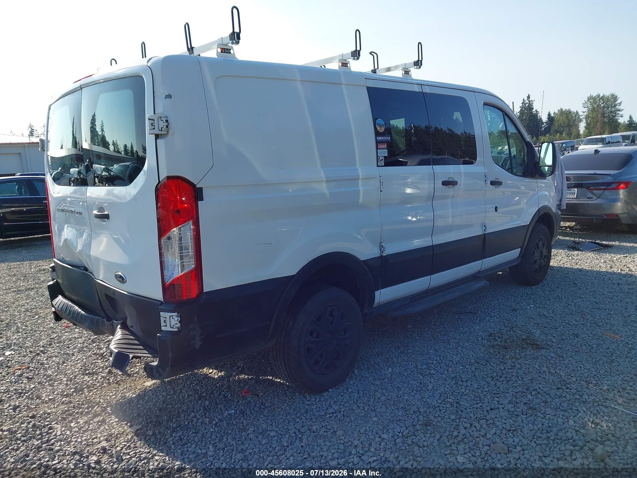 2015 Ford Transit-250   White vin: 1FTNR1ZM0FKA76788