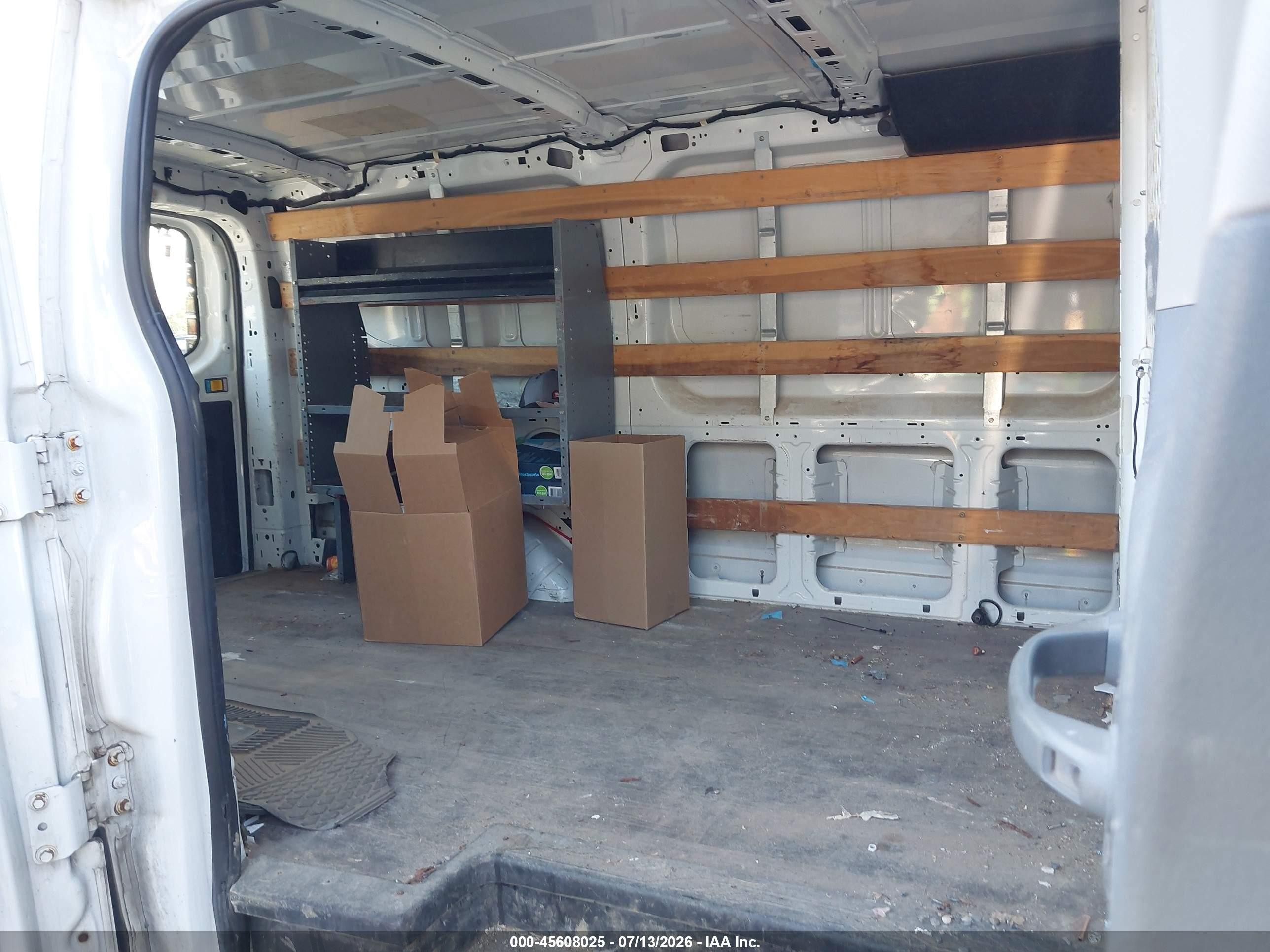 2015 Ford Transit-250   White vin: 1FTNR1ZM0FKA76788