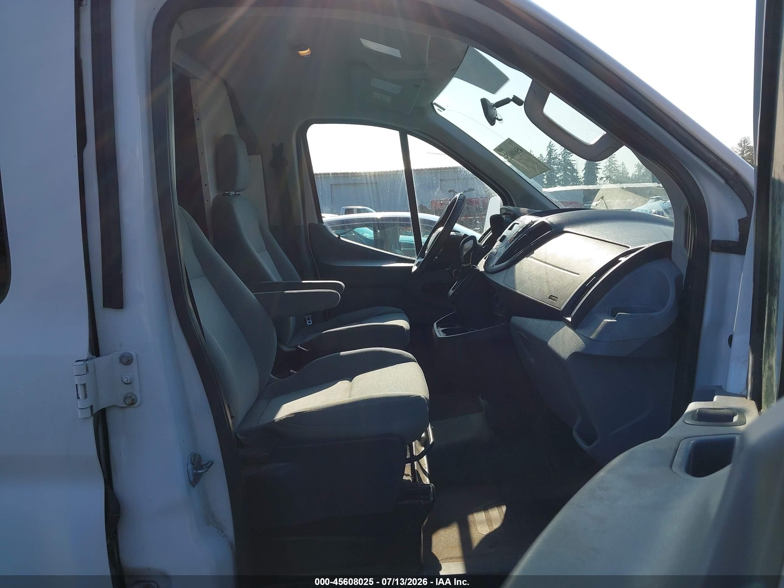 2015 Ford Transit-250   White vin: 1FTNR1ZM0FKA76788