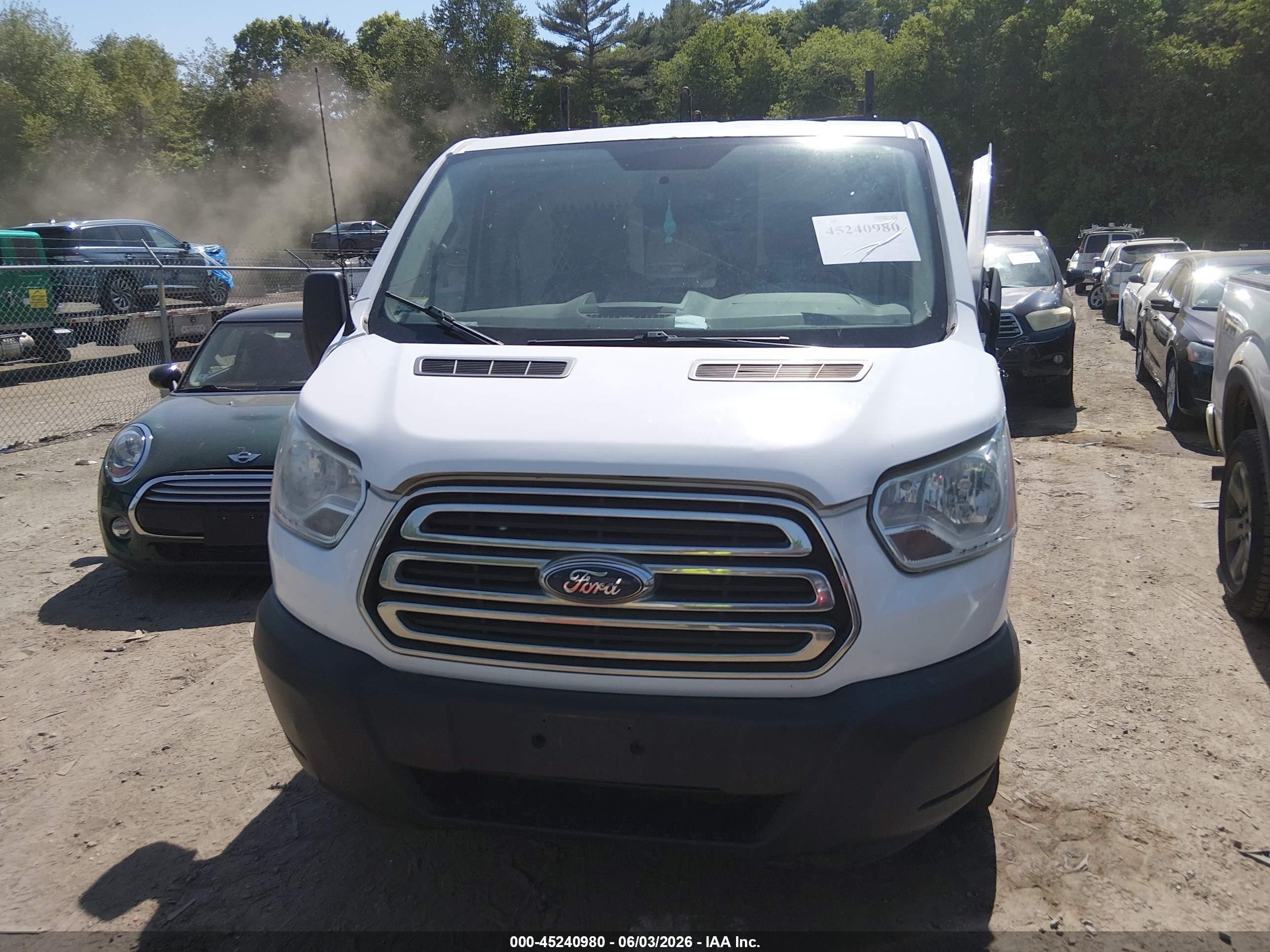 2015 Ford Transit-250   White vin: 1FTNR1ZM1FKA55867