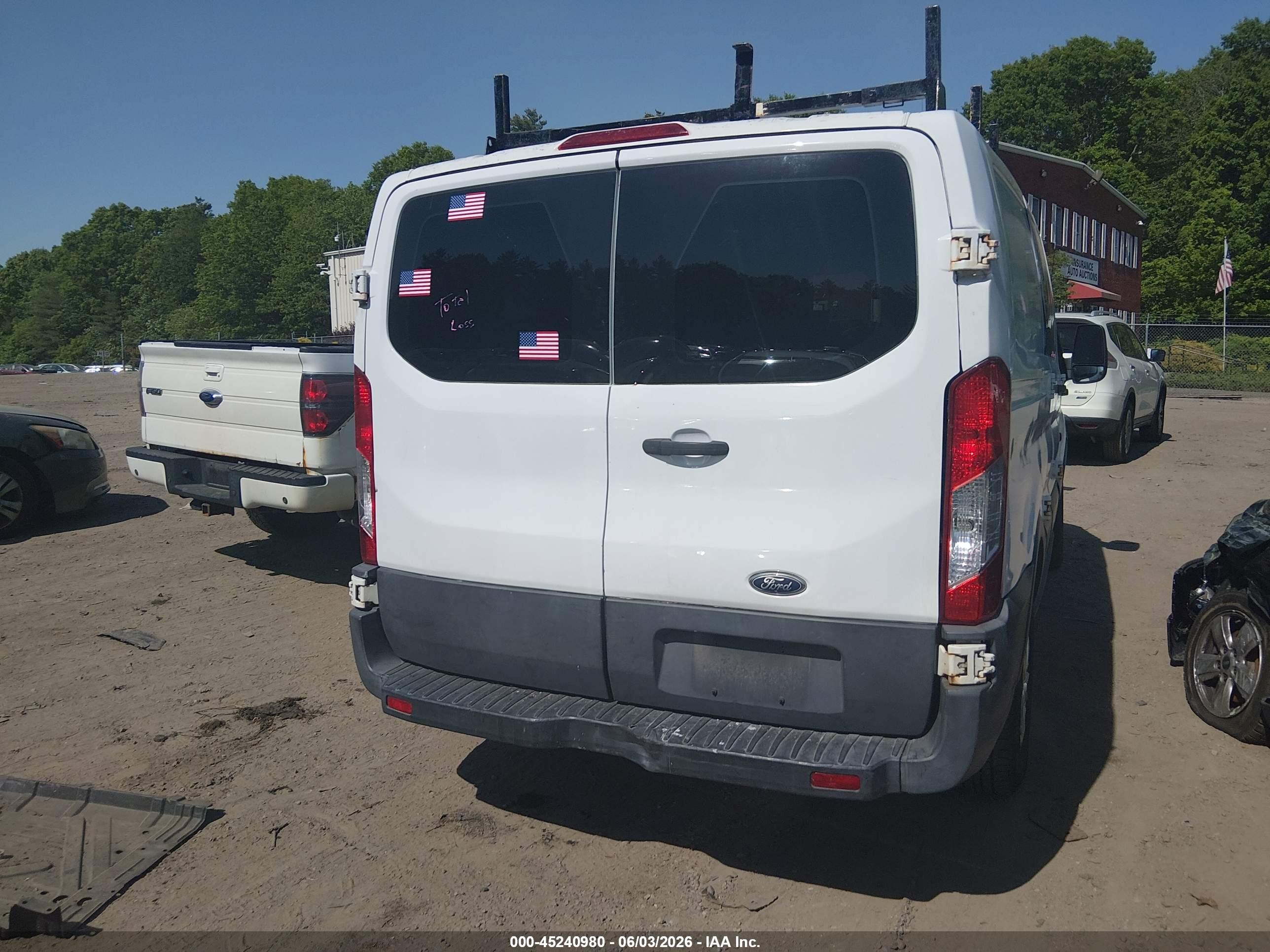 2015 Ford Transit-250   White vin: 1FTNR1ZM1FKA55867
