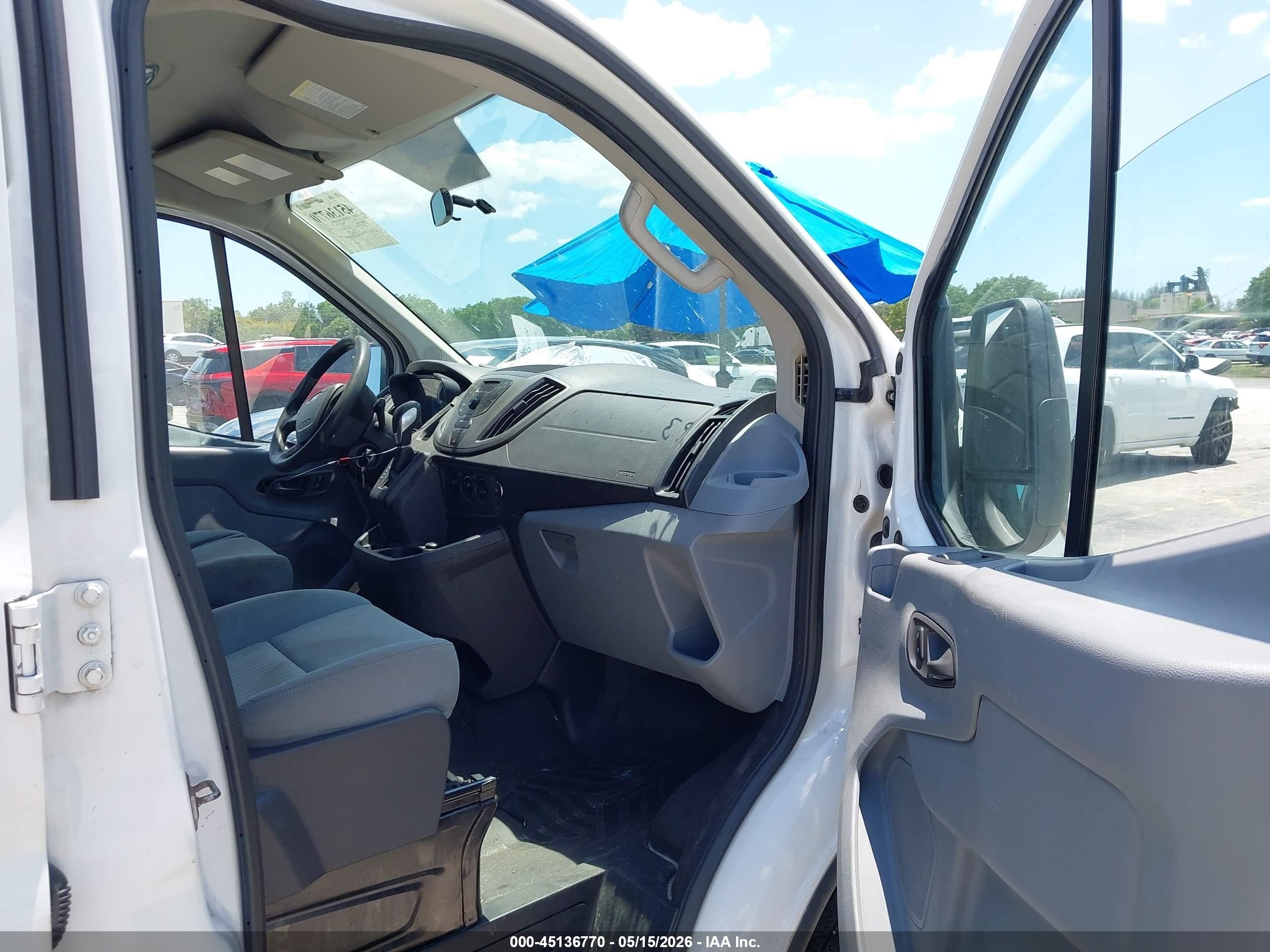 2015 Ford Transit-250 White vin: 1FTNR1ZM1FKA75018
