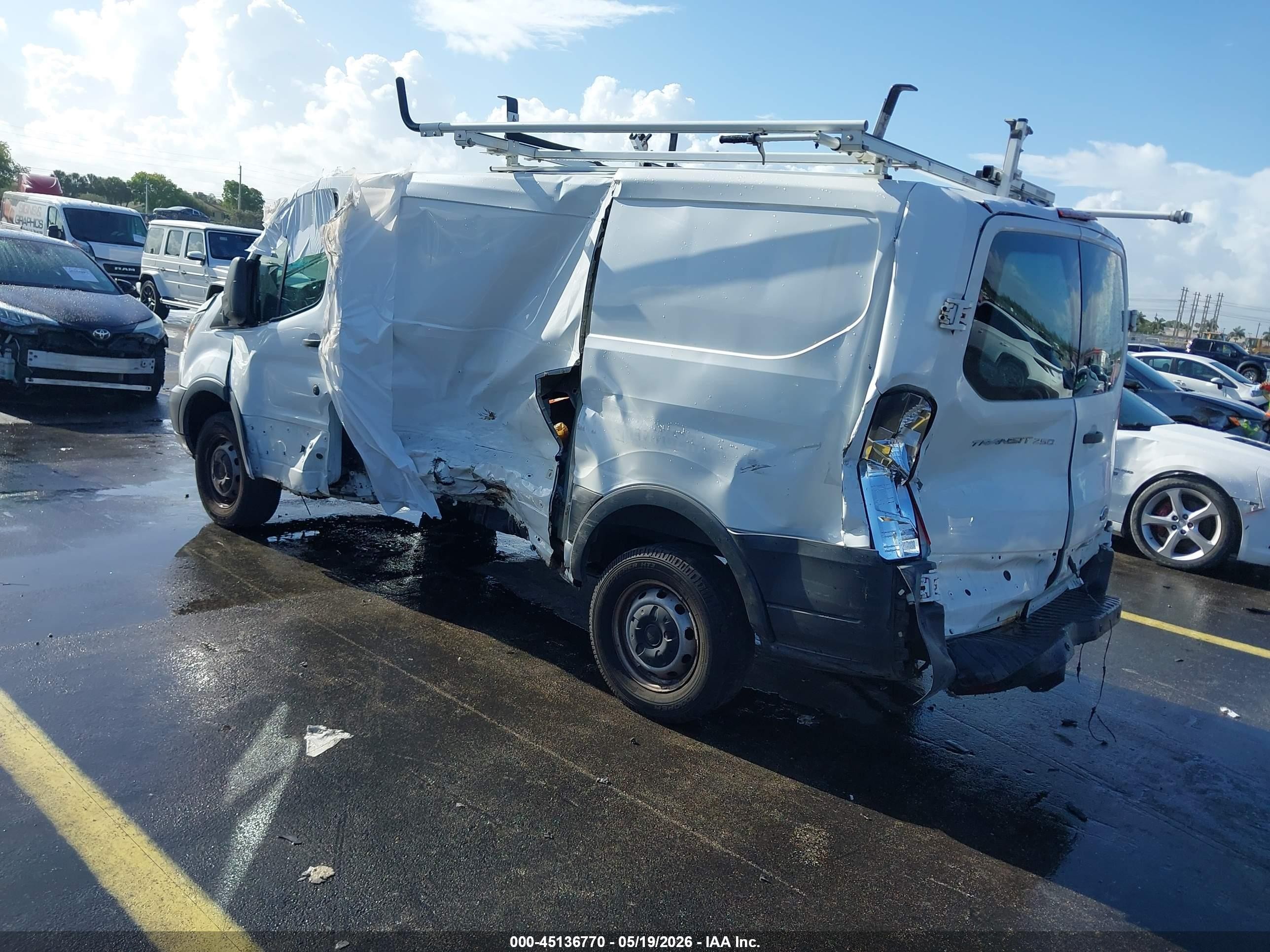 2015 Ford Transit-250 White vin: 1FTNR1ZM1FKA75018