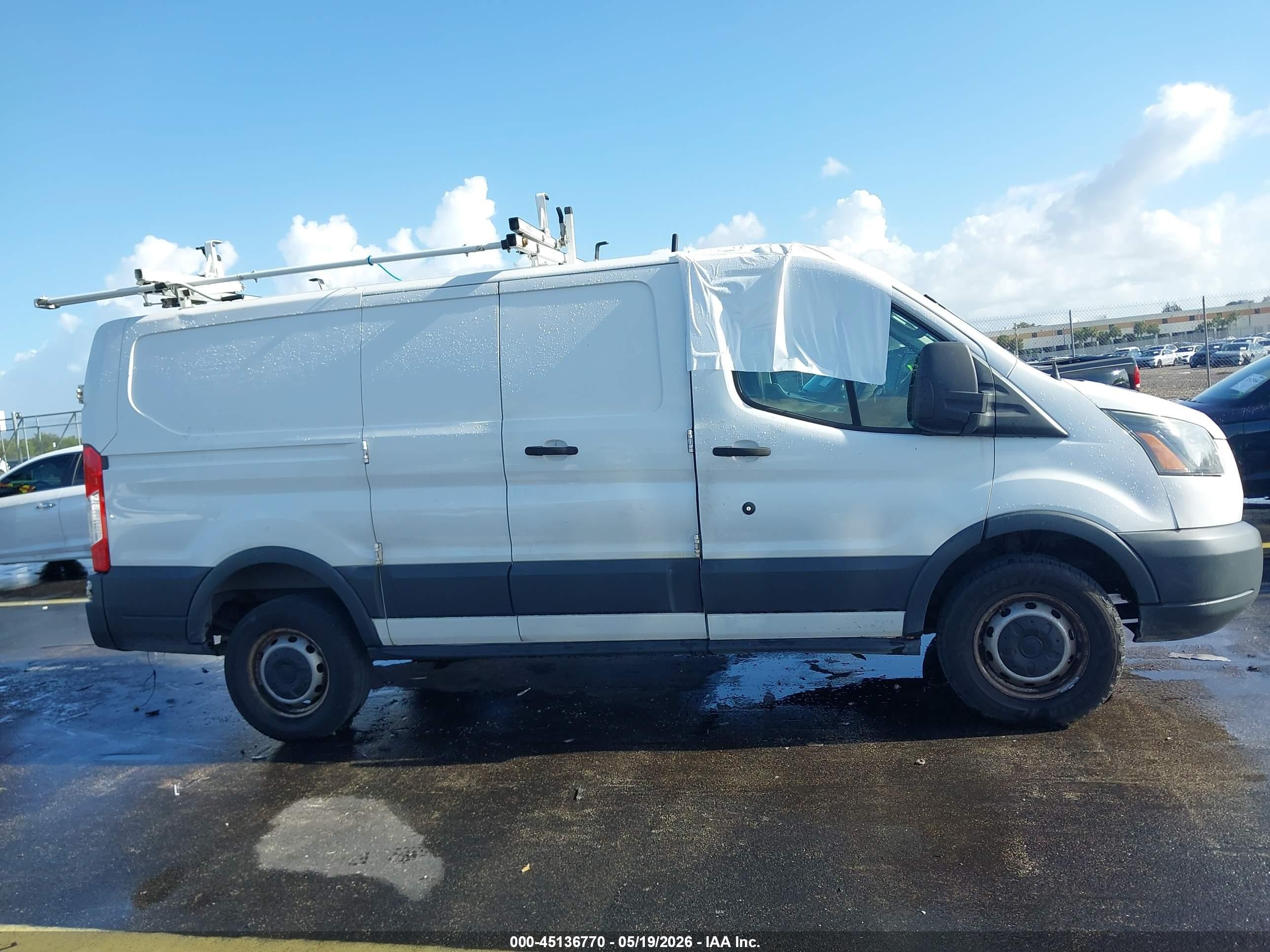 2015 Ford Transit-250 White vin: 1FTNR1ZM1FKA75018