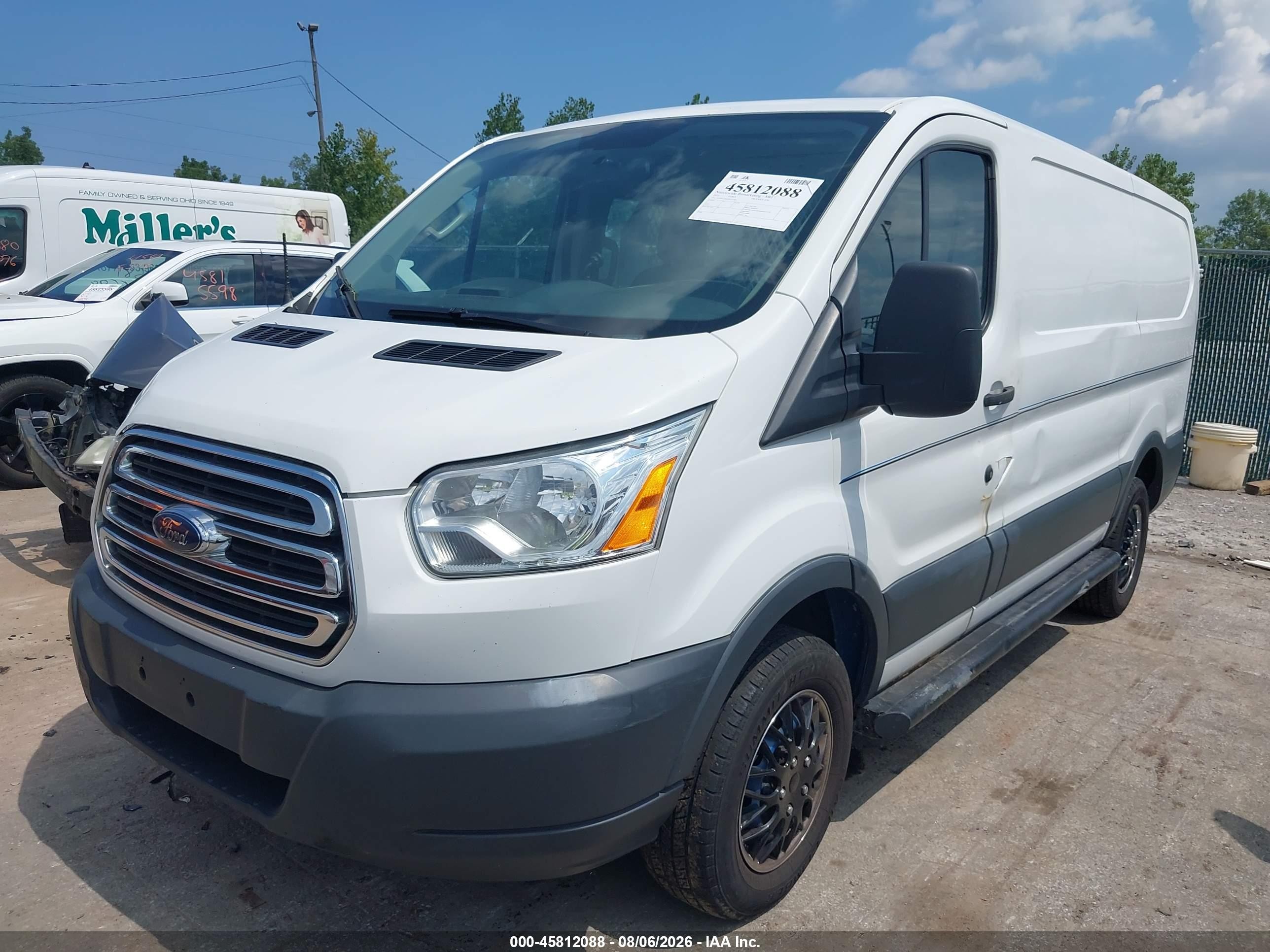 2015 Ford Transit-250   White vin: 1FTNR1ZM1FKA77965