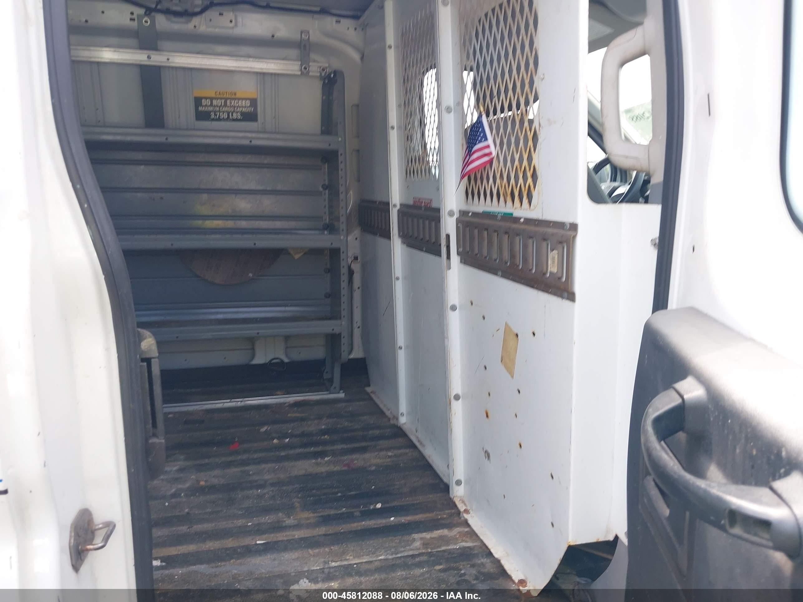 2015 Ford Transit-250   White vin: 1FTNR1ZM1FKA77965