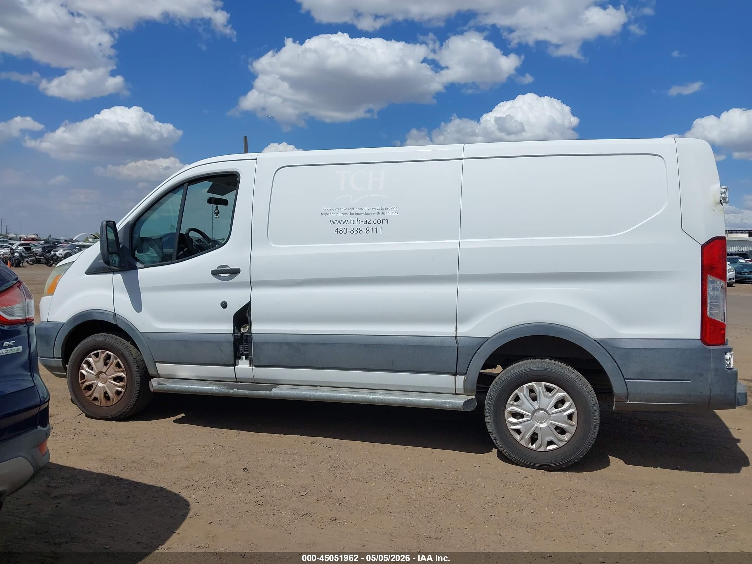 2015 Ford Transit-250   White vin: 1FTNR1ZM3FKA33711