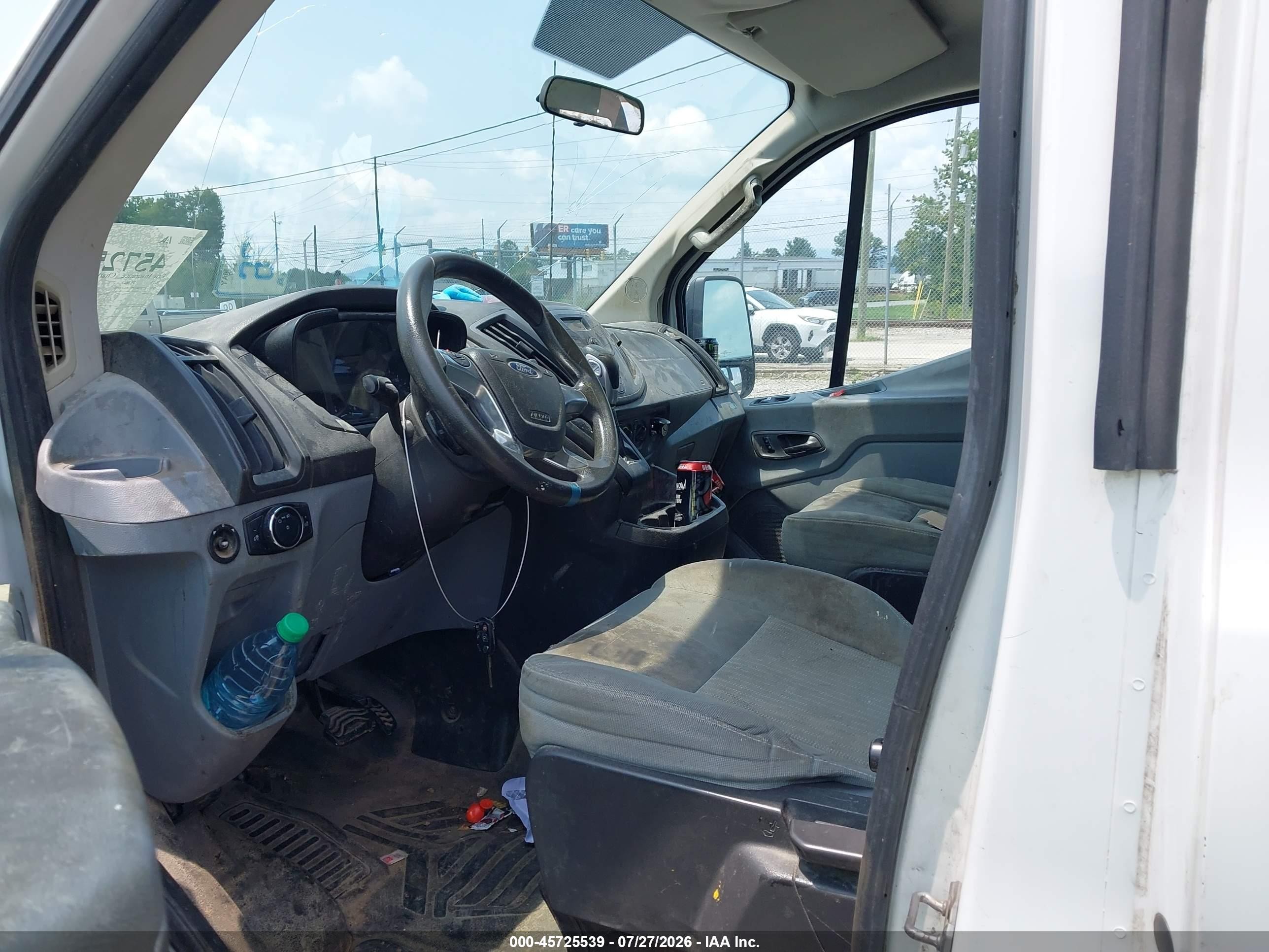 2015 Ford Transit-250   White vin: 1FTNR1ZM3FKA34163