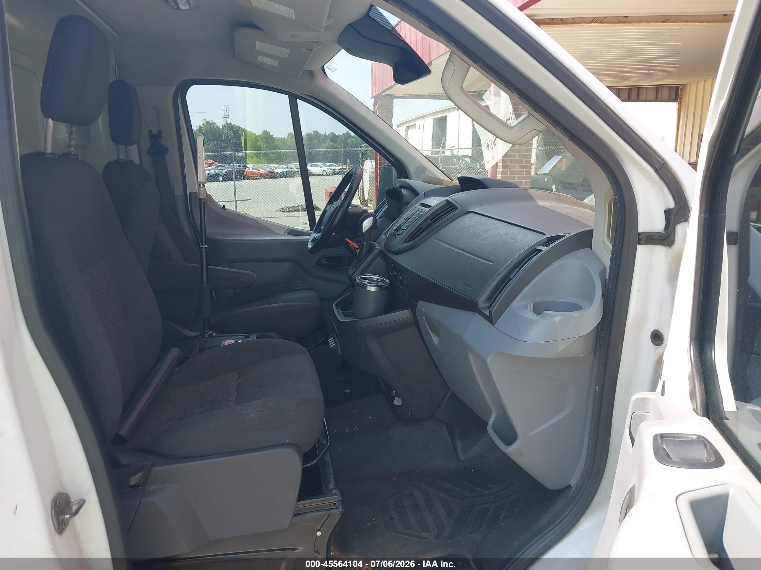 2015 Ford Transit-250   White vin: 1FTNR1ZM3FKA68085