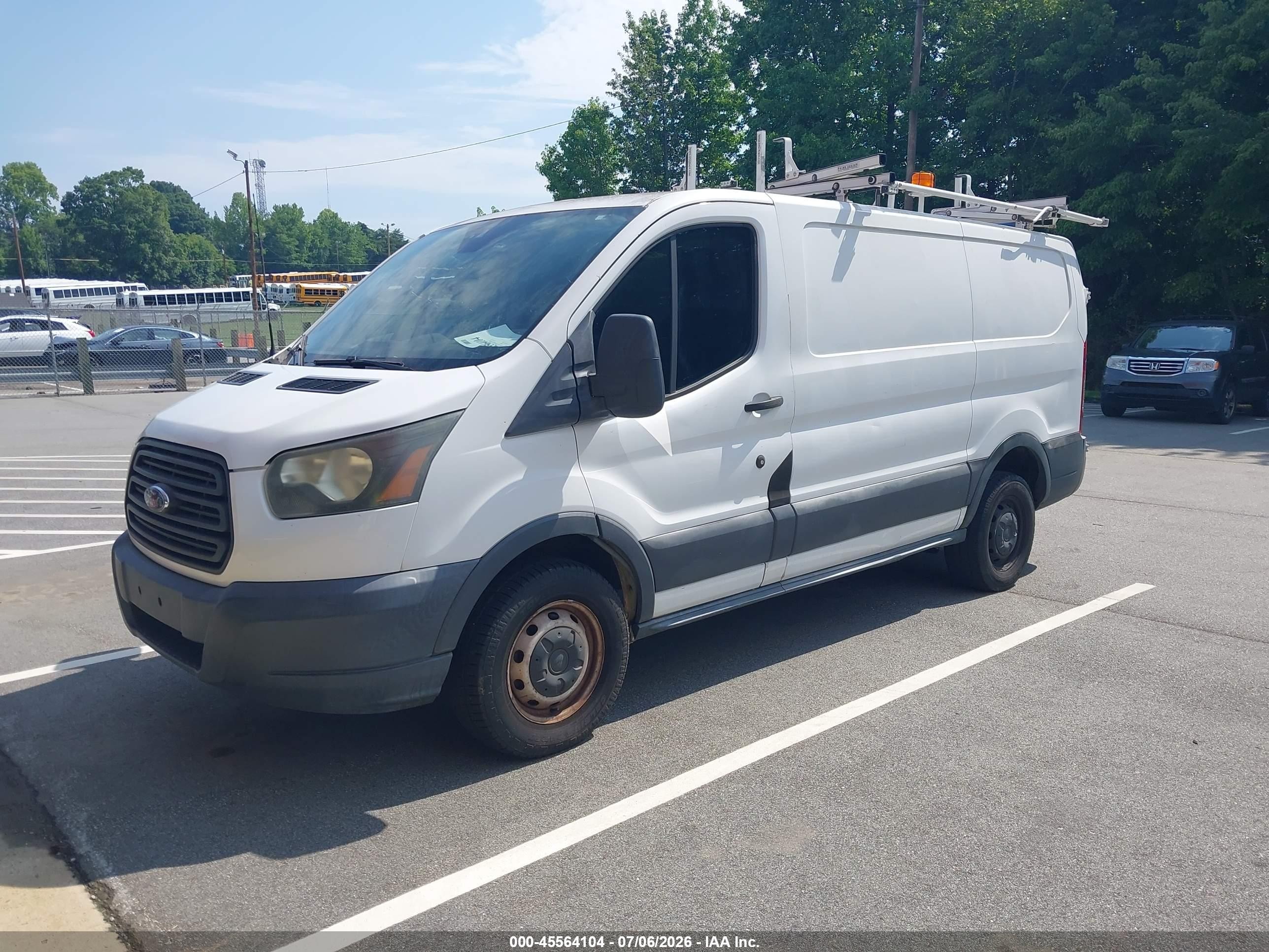 2015 Ford Transit-250   White vin: 1FTNR1ZM3FKA68085