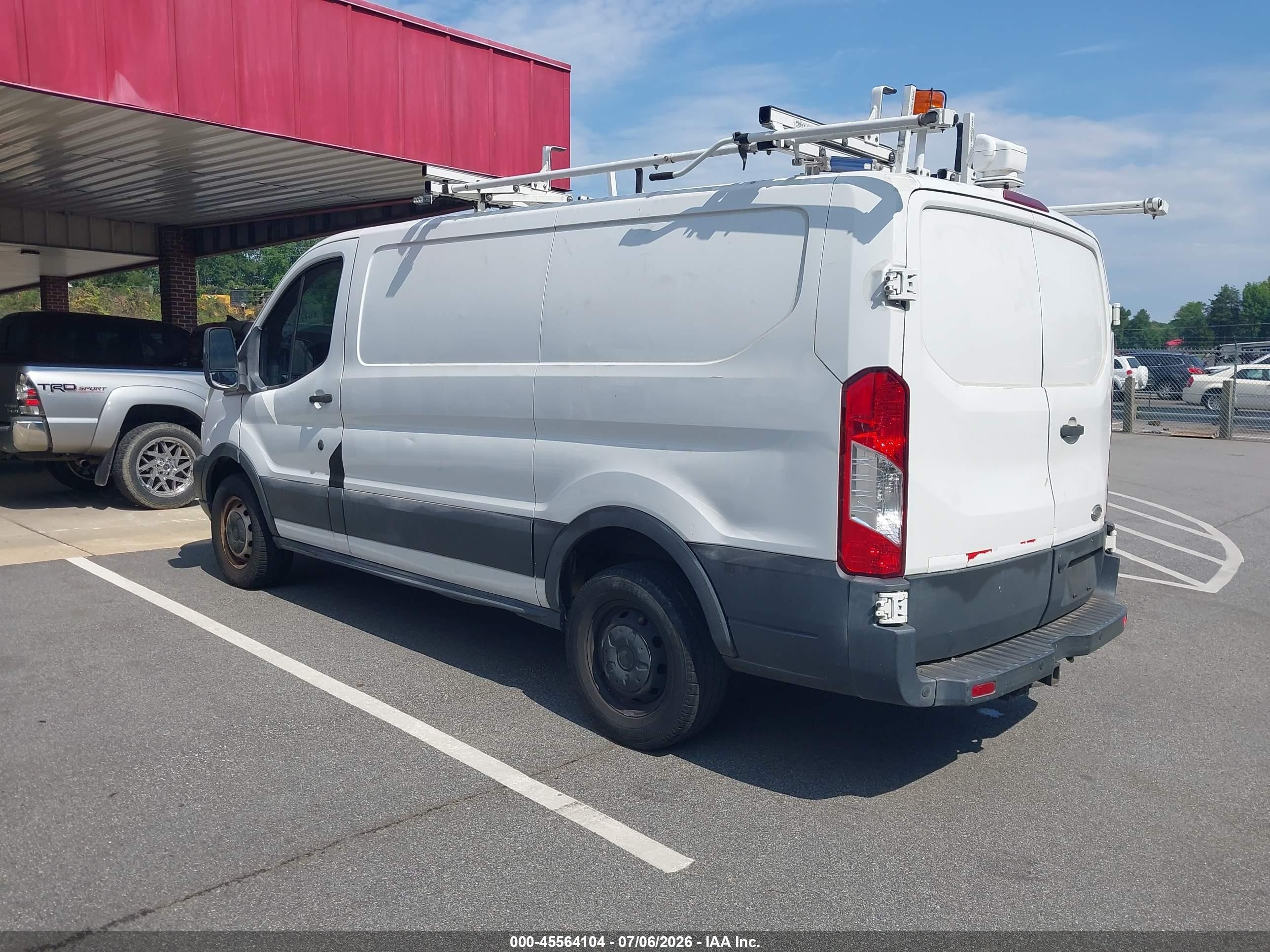 2015 Ford Transit-250   White vin: 1FTNR1ZM3FKA68085