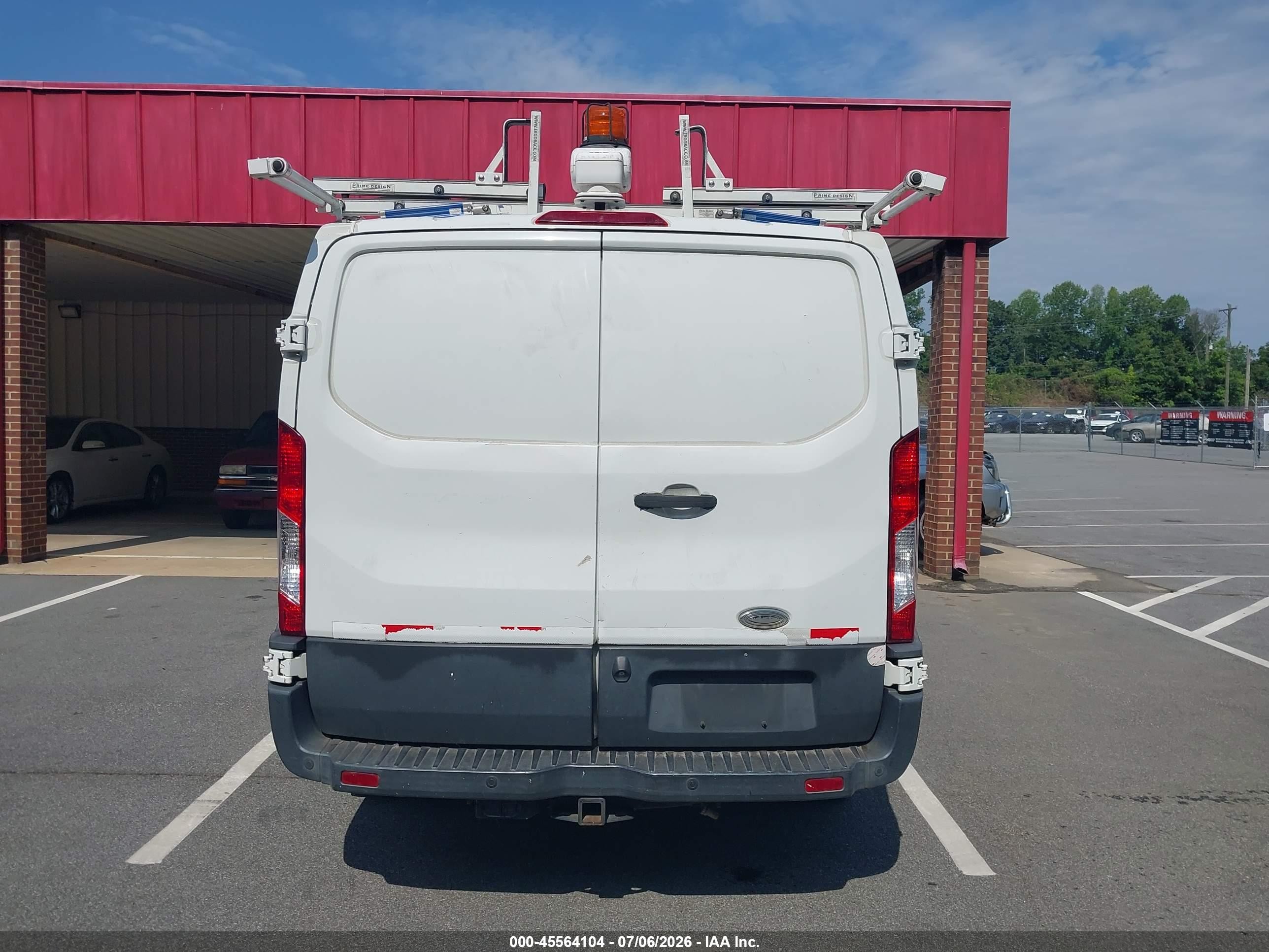 2015 Ford Transit-250   White vin: 1FTNR1ZM3FKA68085