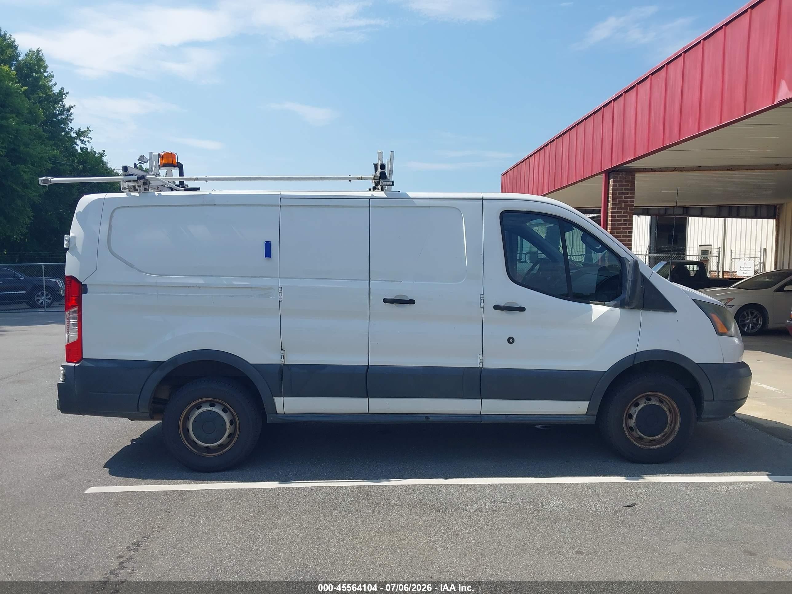 2015 Ford Transit-250   White vin: 1FTNR1ZM3FKA68085