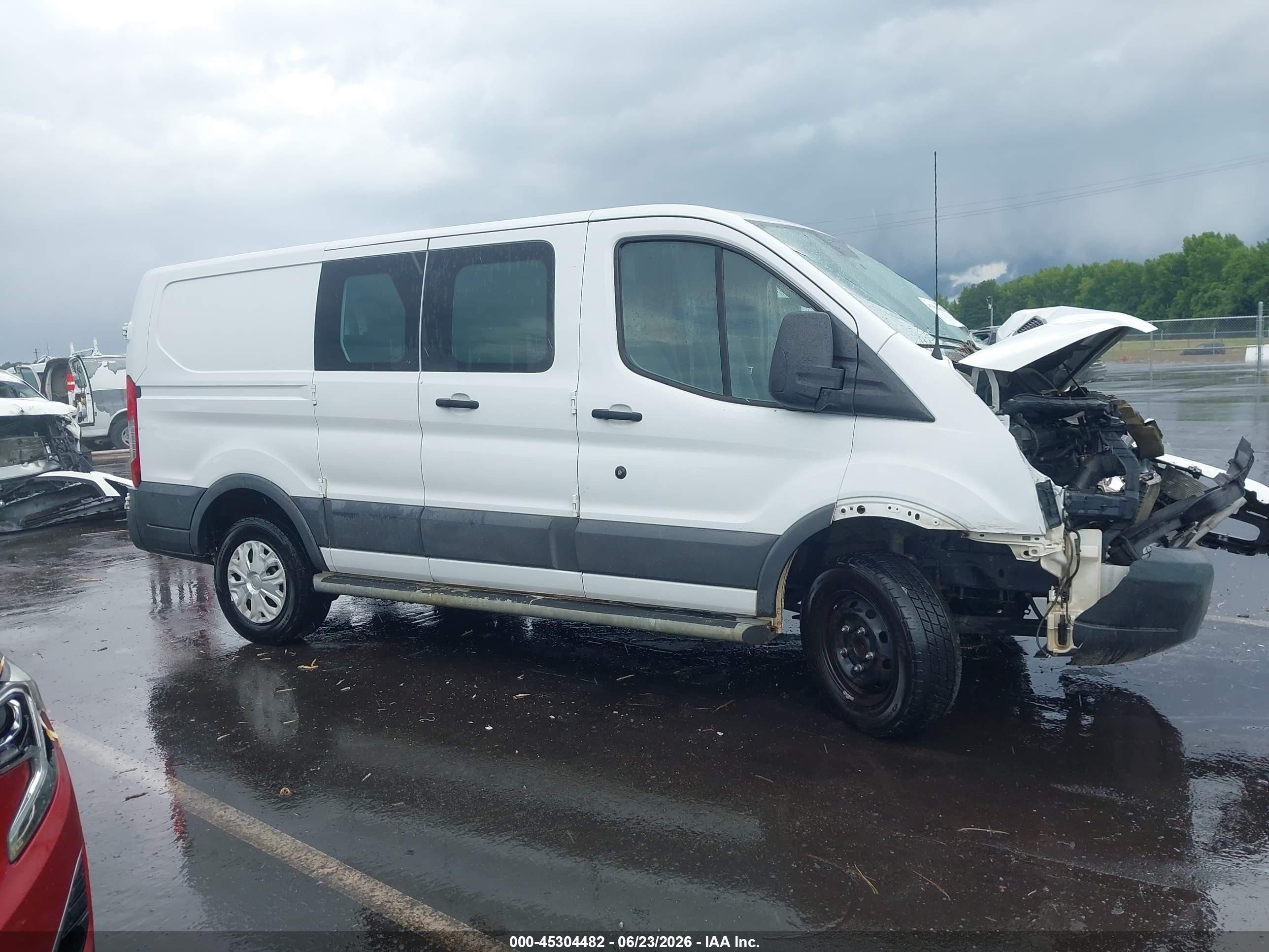 2015 Ford Transit-250   White vin: 1FTNR1ZM4FKA34186