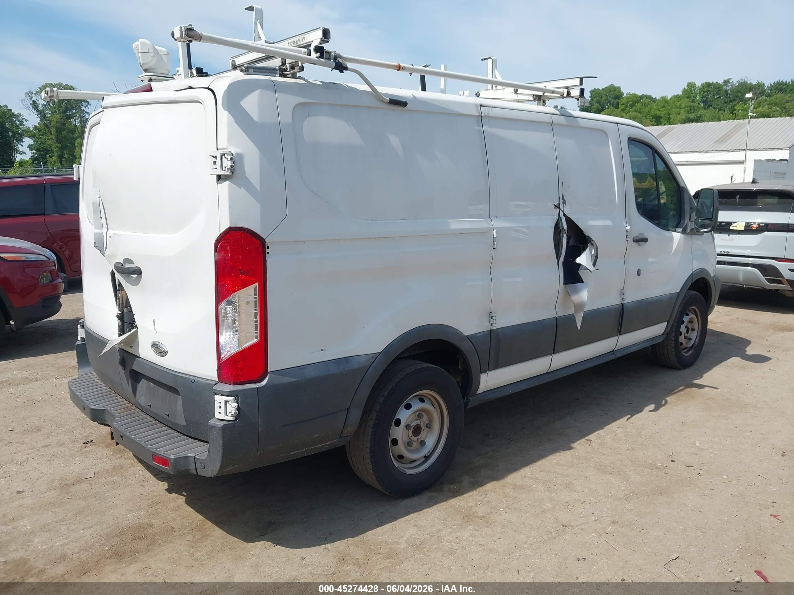 2015 Ford Transit-250   White vin: 1FTNR1ZM4FKA45432