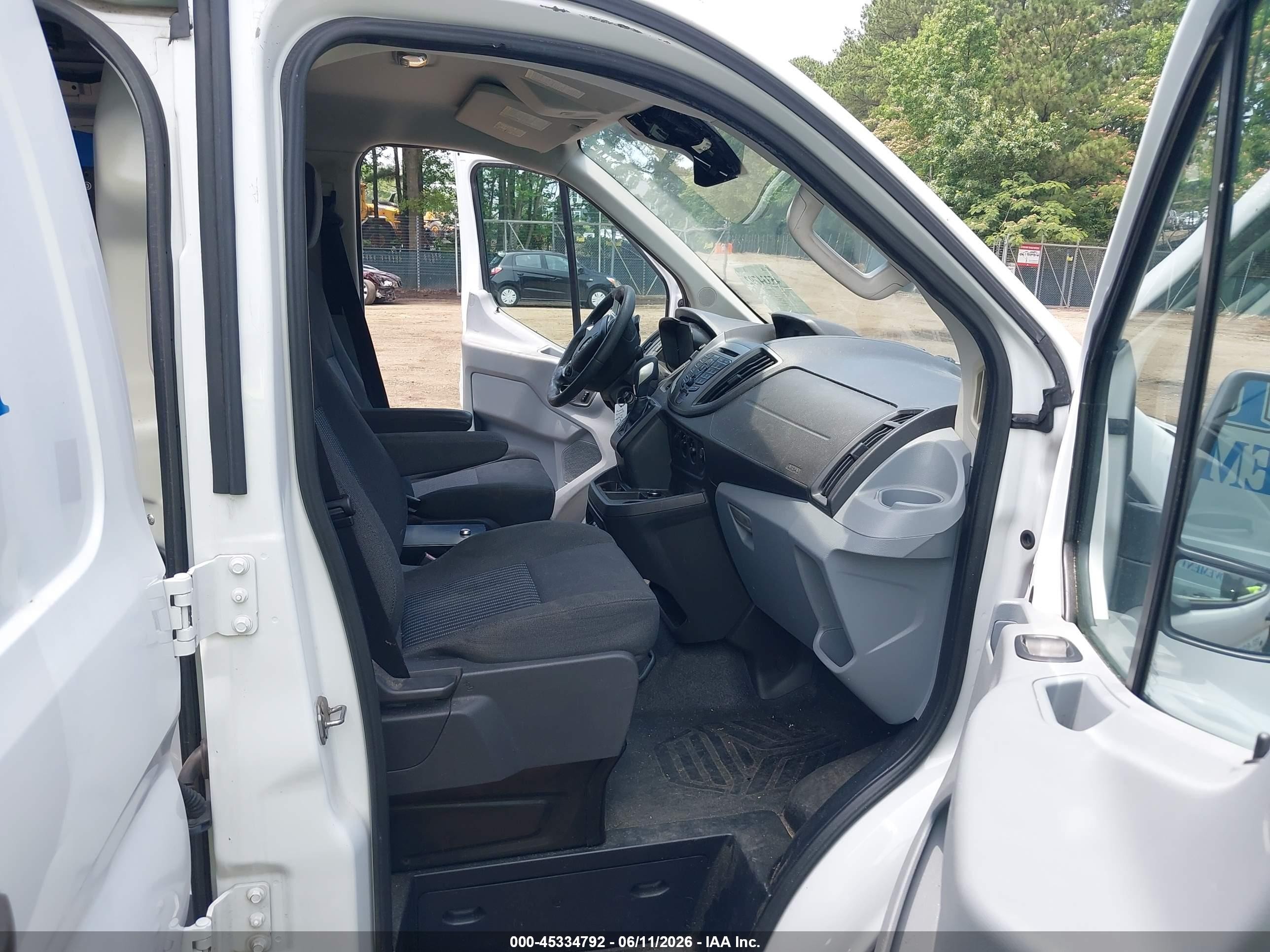 2015 Ford Transit-250   White vin: 1FTNR1ZM5FKA55063