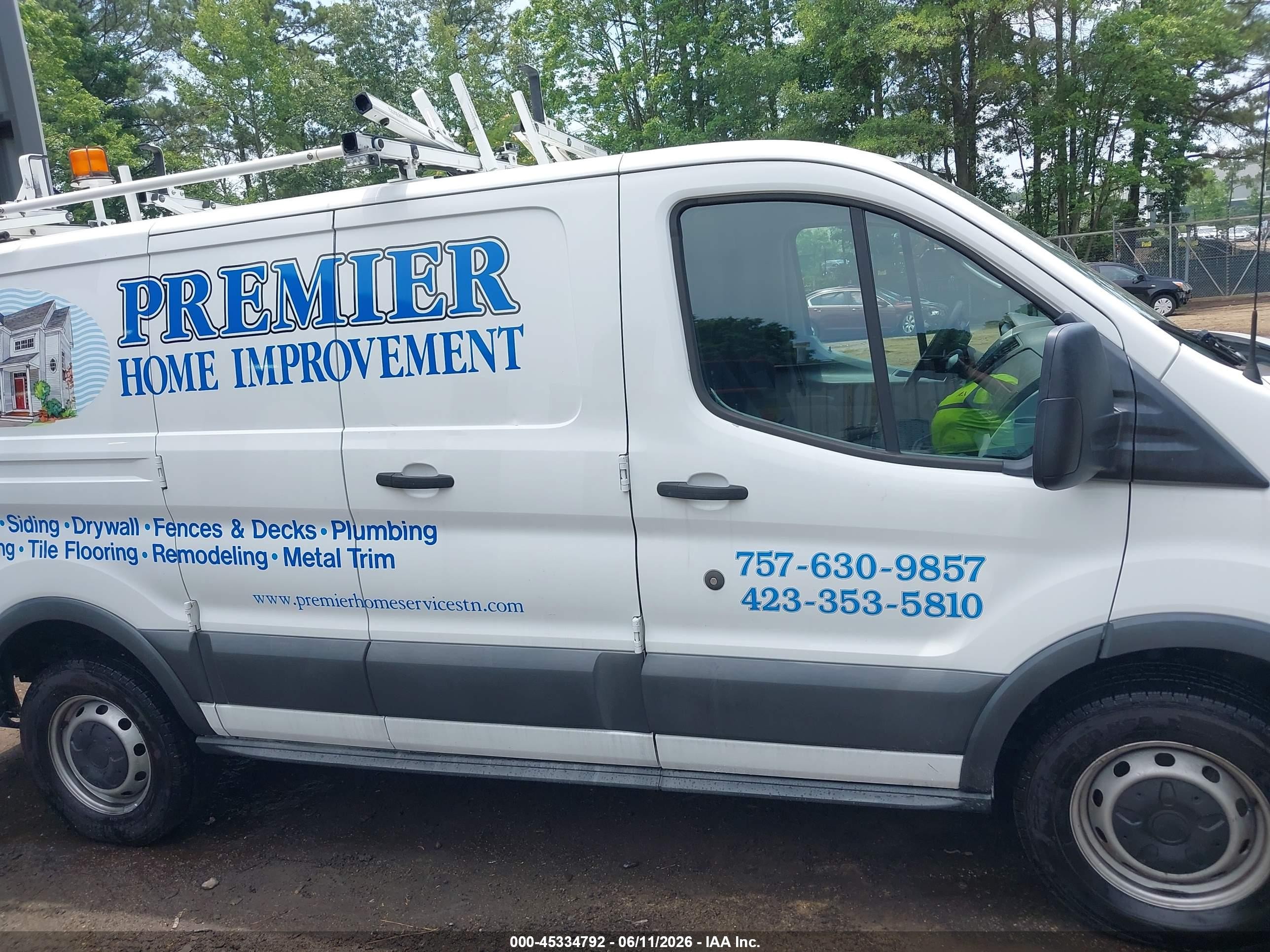 2015 Ford Transit-250   White vin: 1FTNR1ZM5FKA55063