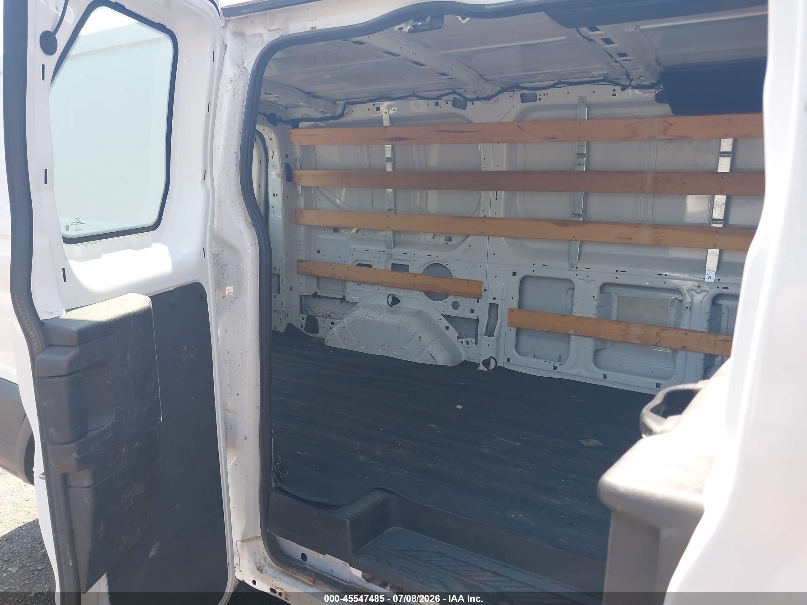 2015 Ford Transit-250   White vin: 1FTNR1ZM6FKA60627