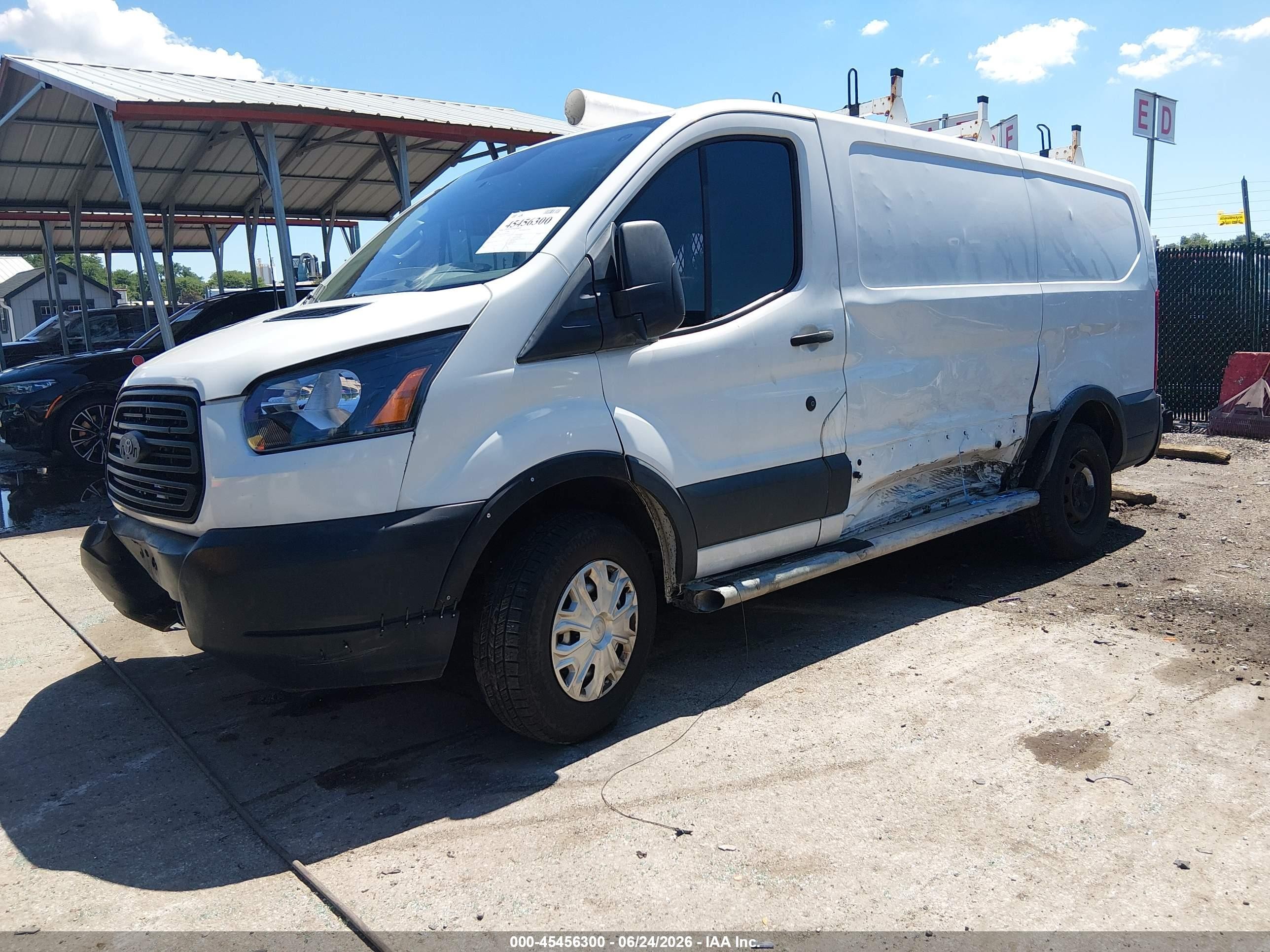 2015 Ford Transit-250   White vin: 1FTNR1ZM6FKB03332