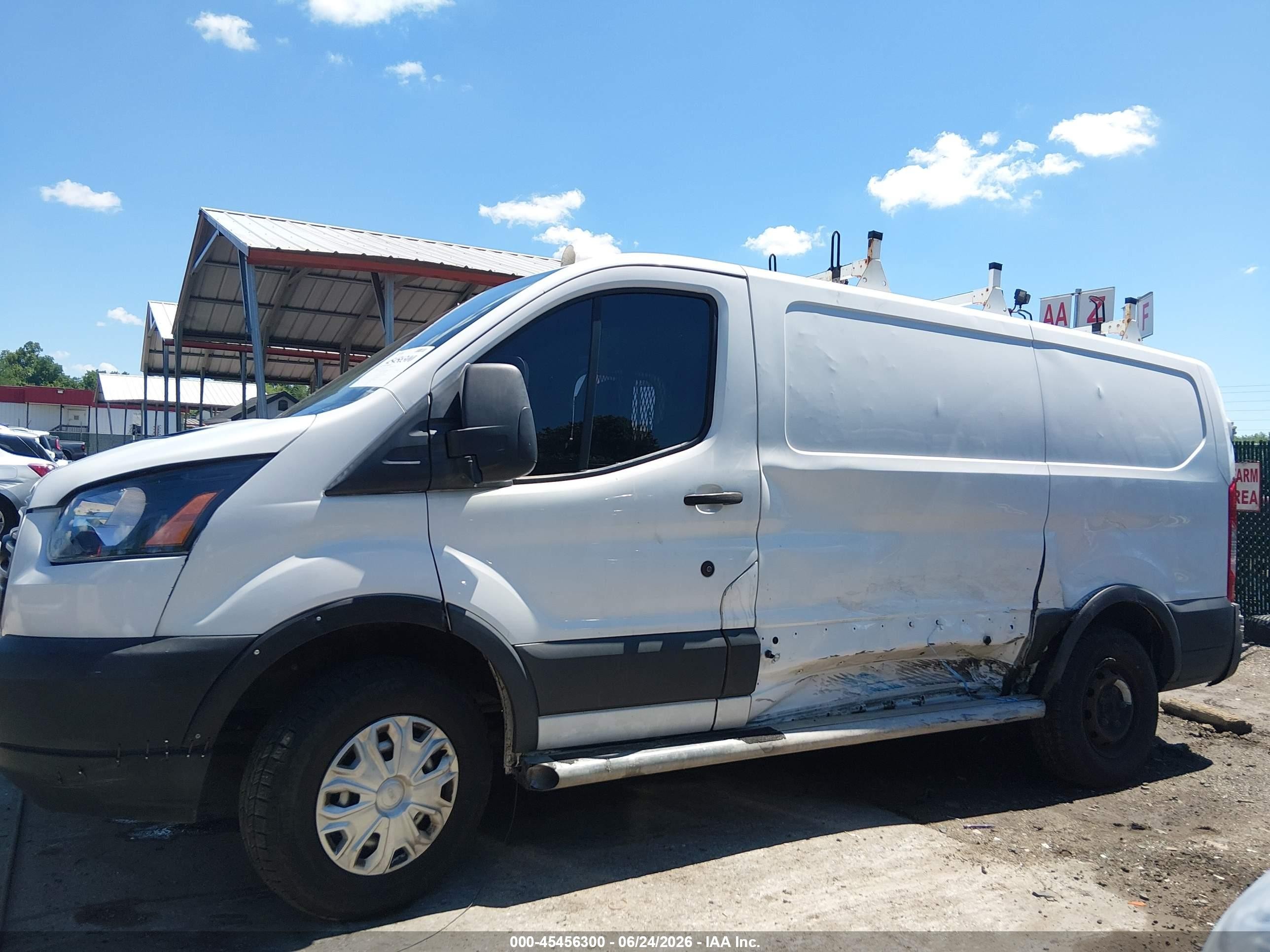 2015 Ford Transit-250   White vin: 1FTNR1ZM6FKB03332