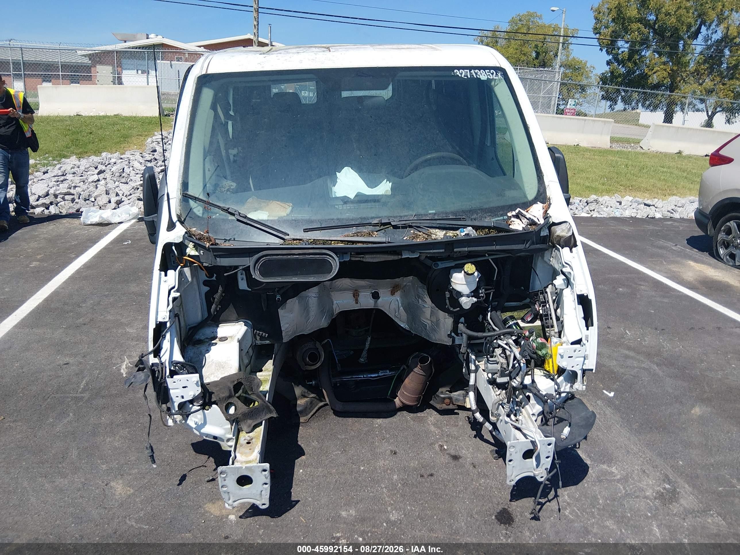 2015 Ford Transit-250   White vin: 1FTNR1ZM7FKA56280
