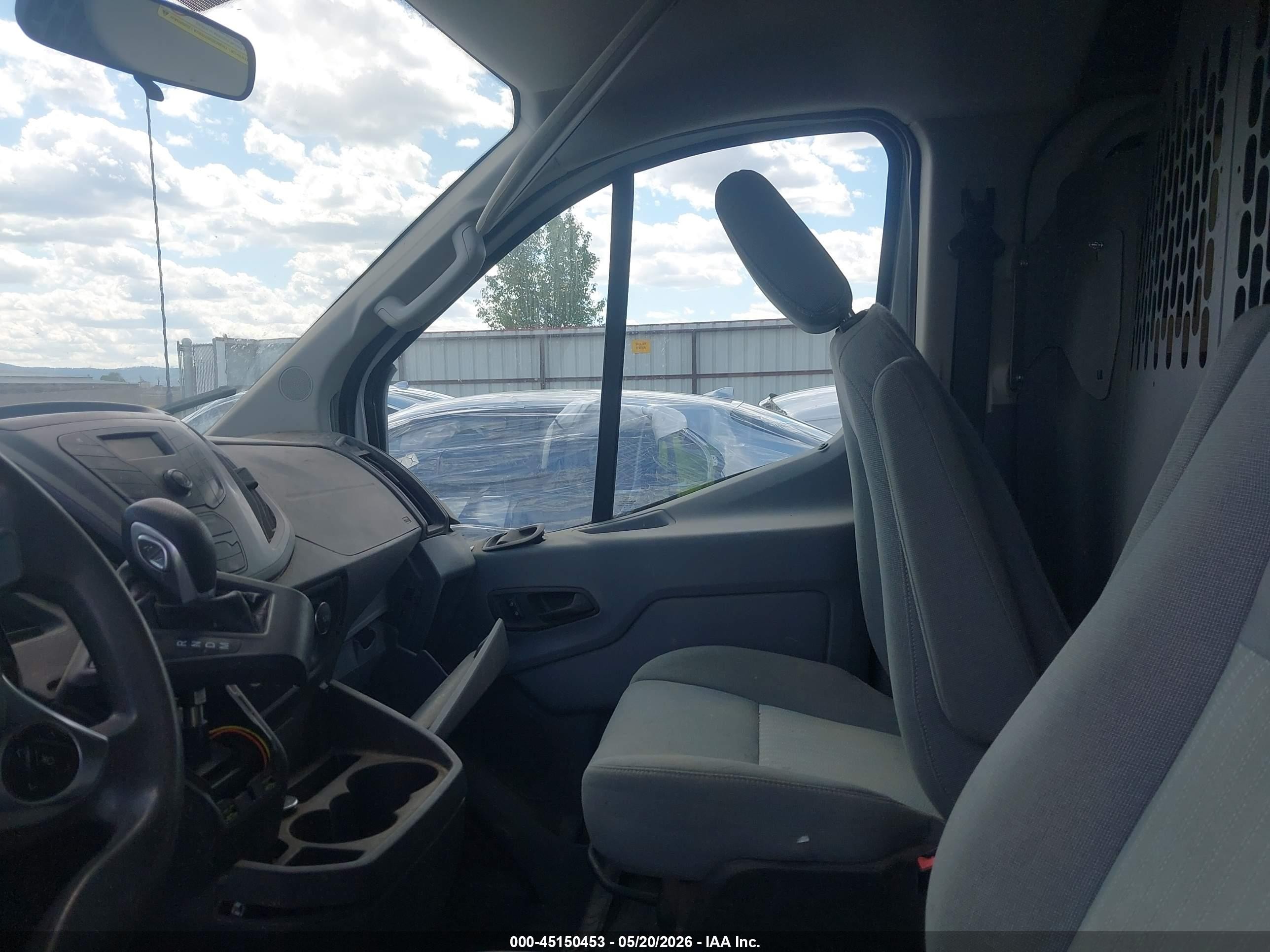 2015 Ford Transit-250   White vin: 1FTNR1ZM8FKA33865