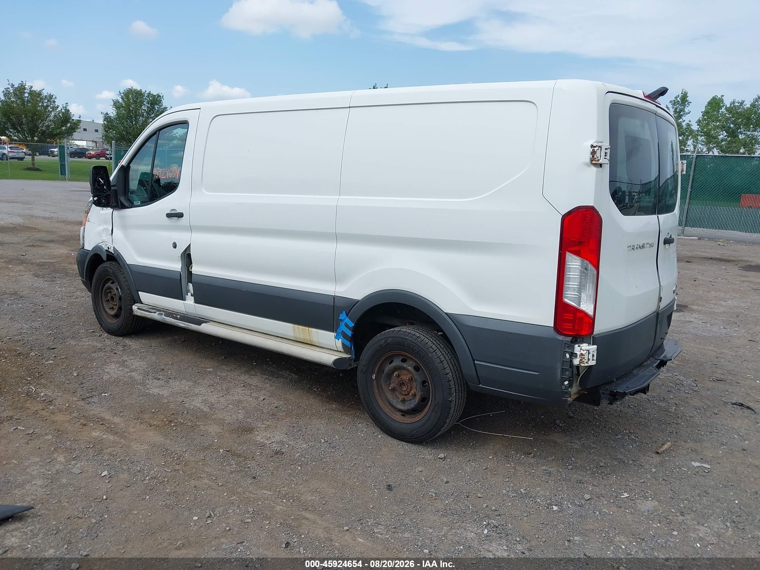 2015 Ford Transit-250   White vin: 1FTNR1ZM9FKA55843