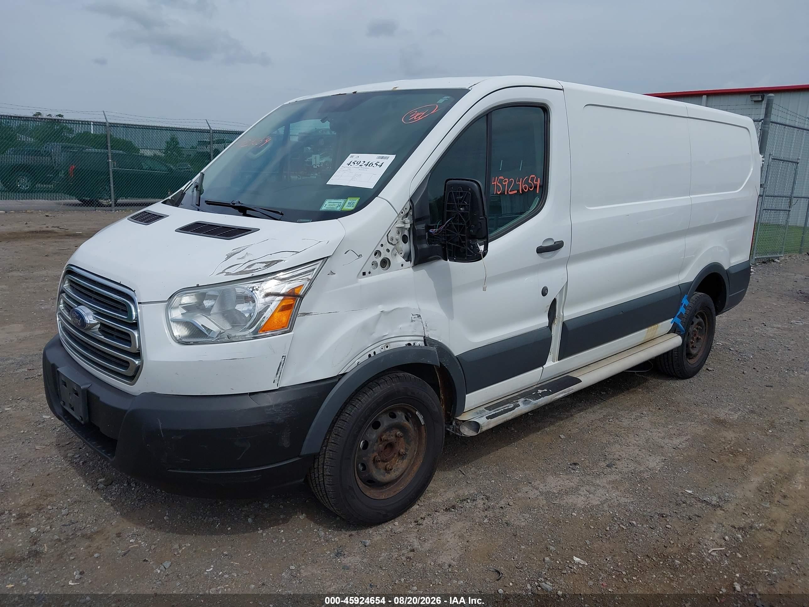 2015 Ford Transit-250   White vin: 1FTNR1ZM9FKA55843