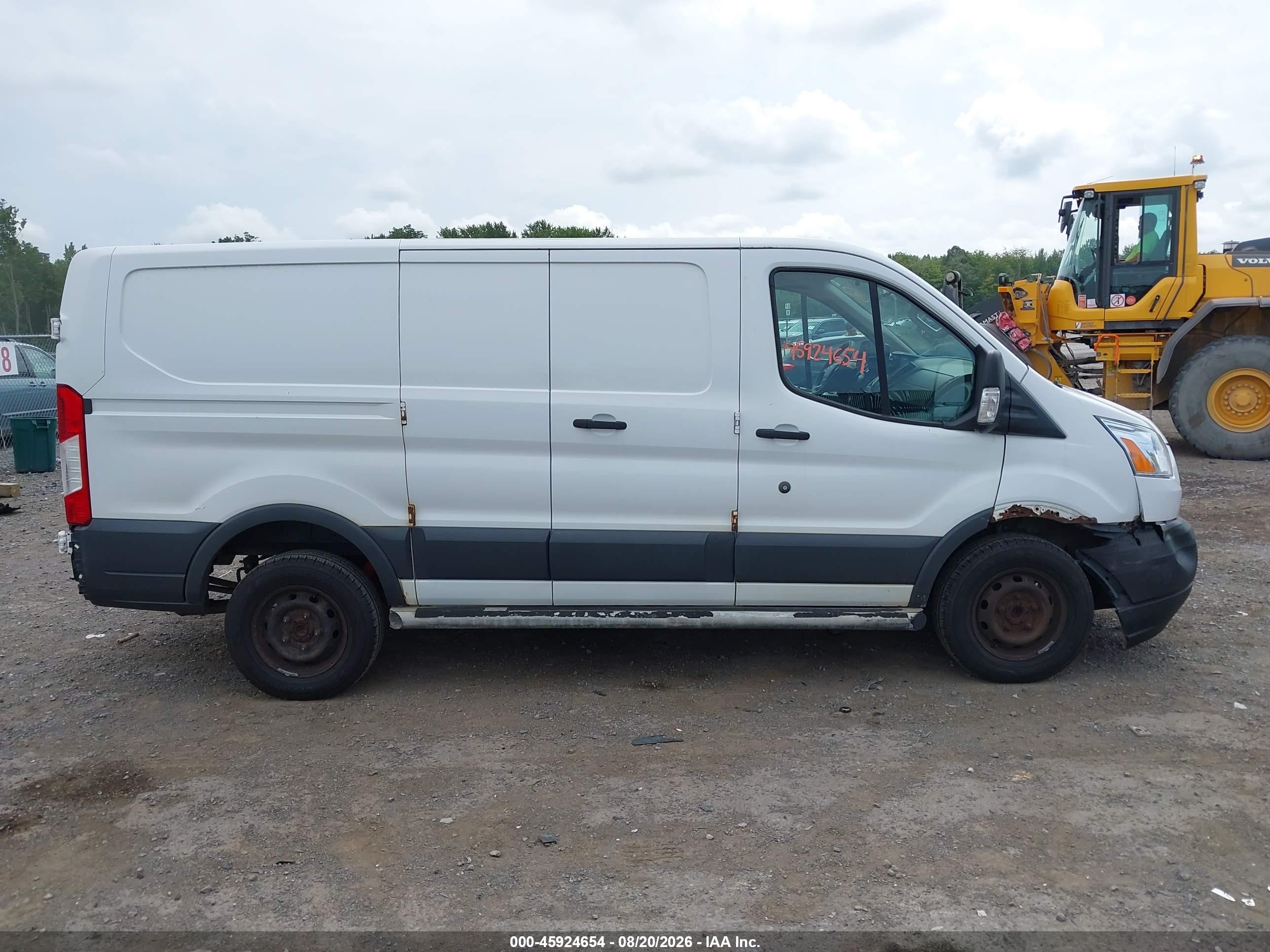 2015 Ford Transit-250   White vin: 1FTNR1ZM9FKA55843