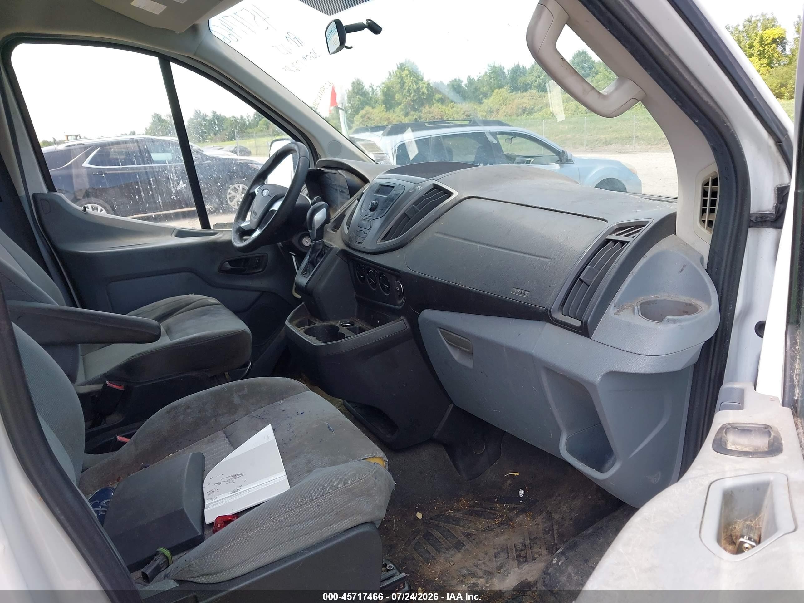 2015 Ford Transit-250   White vin: 1FTNR1ZM9FKA60623