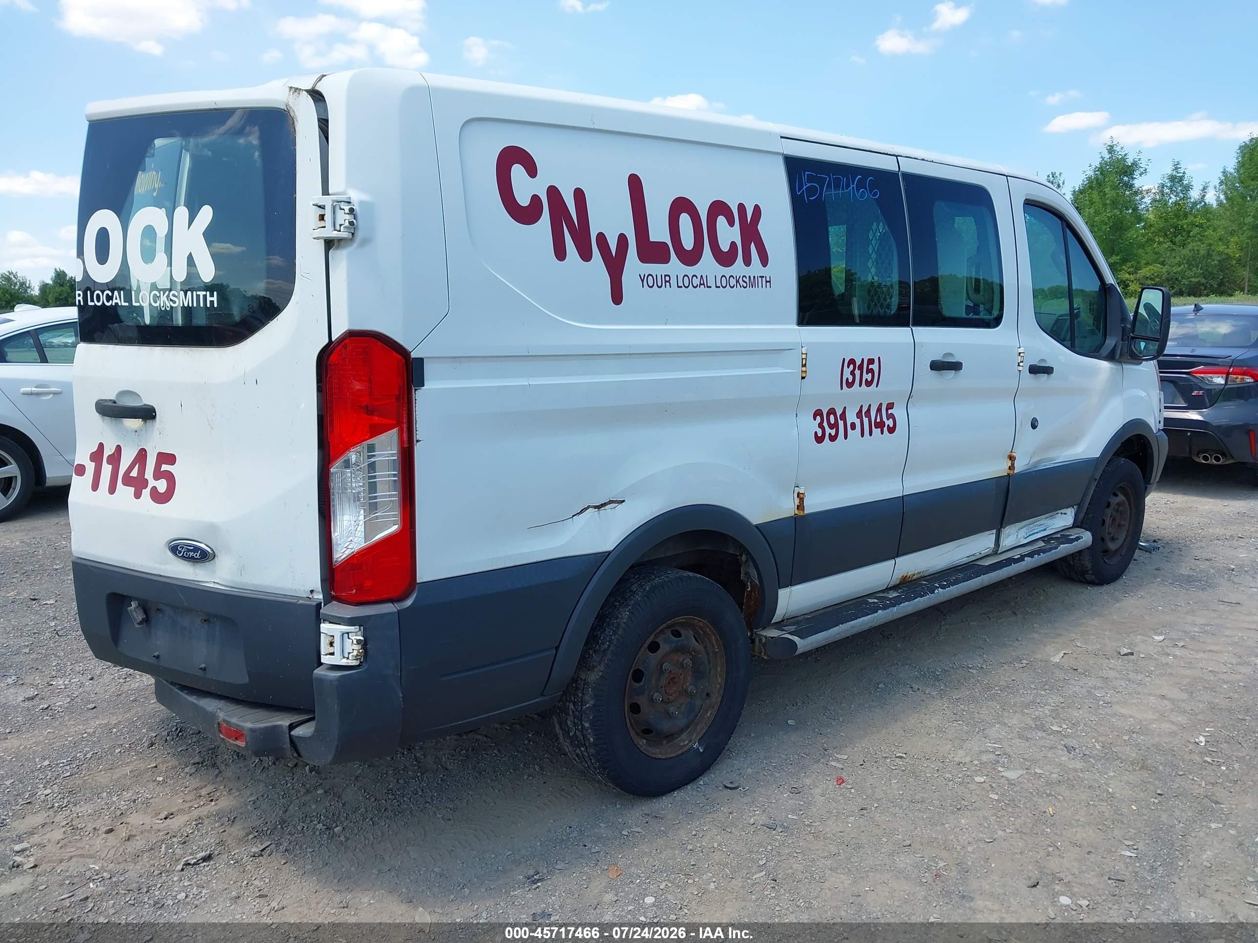 2015 Ford Transit-250   White vin: 1FTNR1ZM9FKA60623
