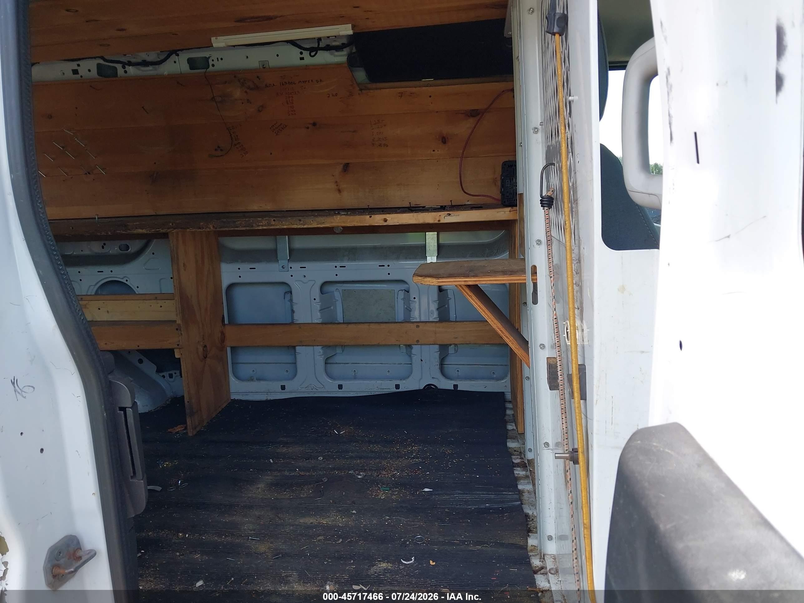 2015 Ford Transit-250   White vin: 1FTNR1ZM9FKA60623