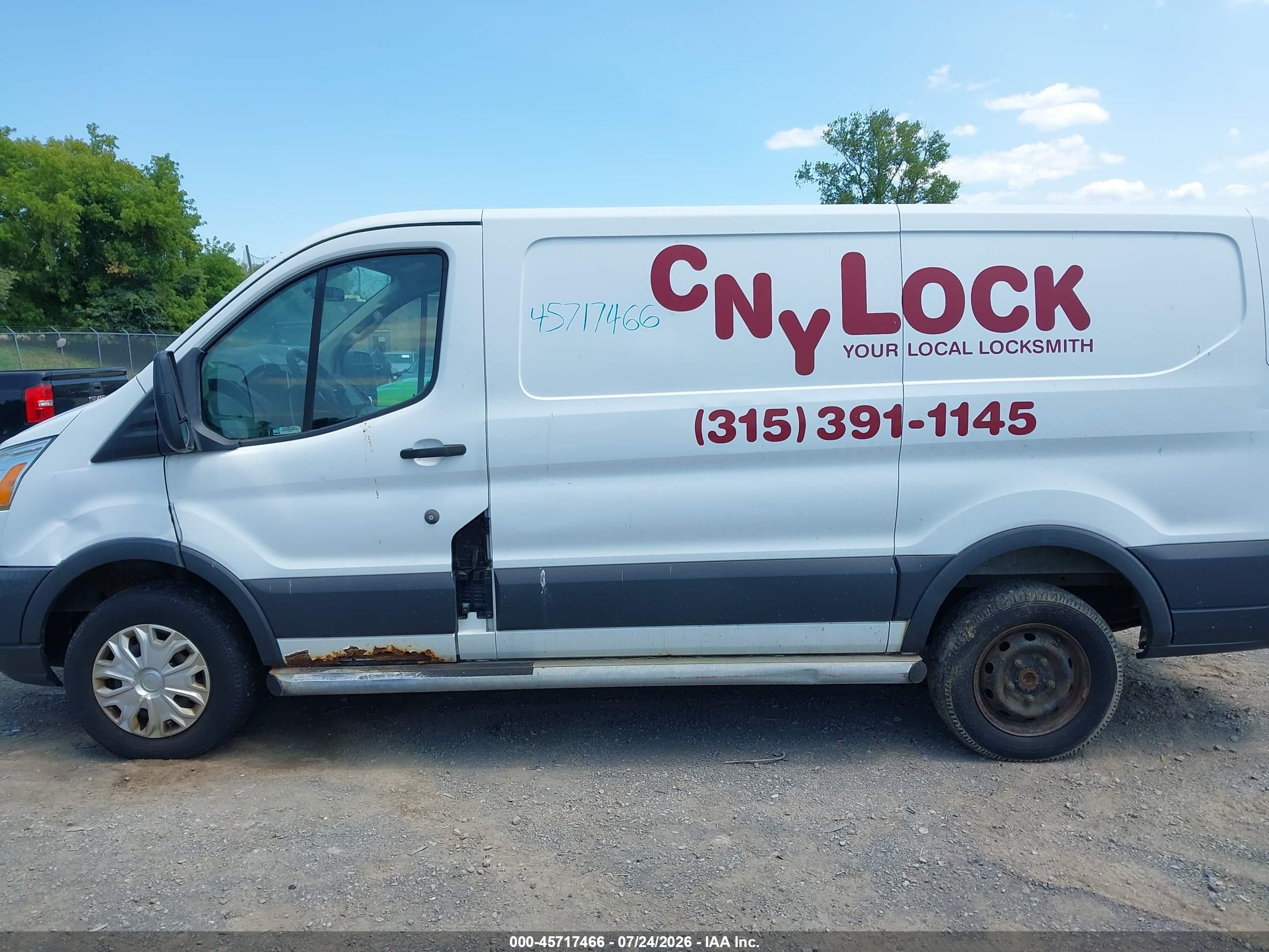 2015 Ford Transit-250   White vin: 1FTNR1ZM9FKA60623