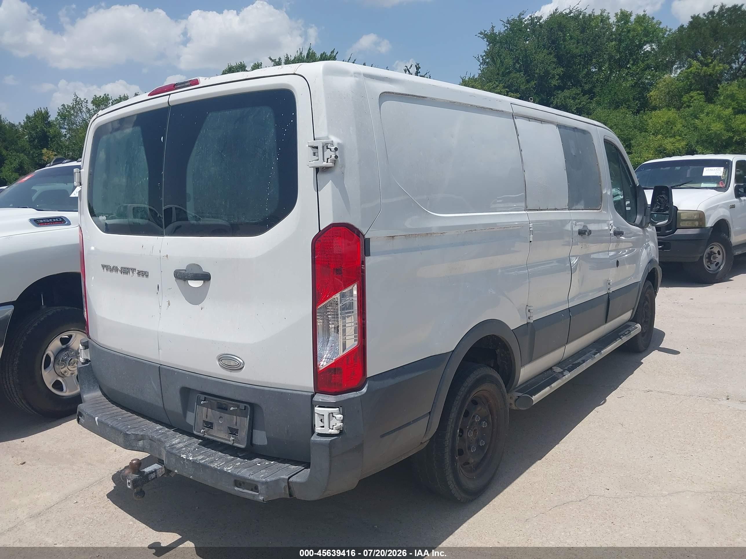 2015 Ford Transit-250   White vin: 1FTNR1ZMXFKA35004