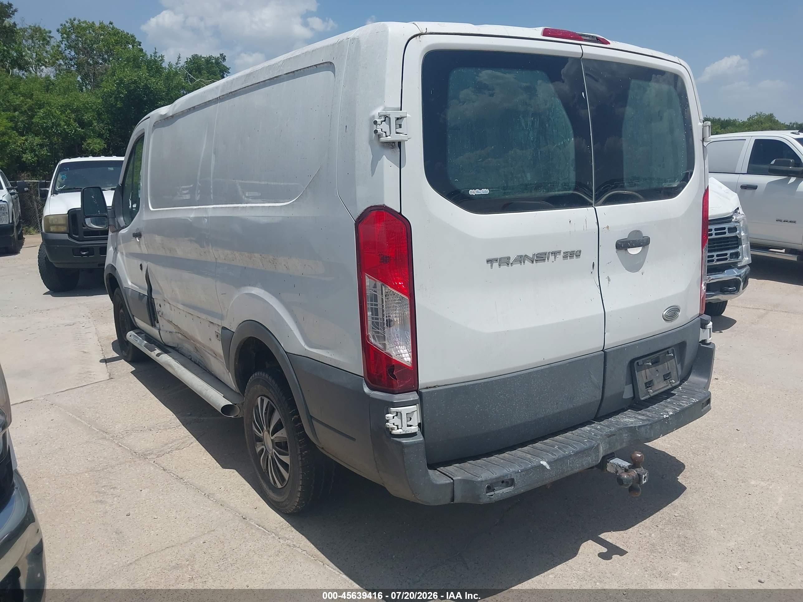 2015 Ford Transit-250   White vin: 1FTNR1ZMXFKA35004