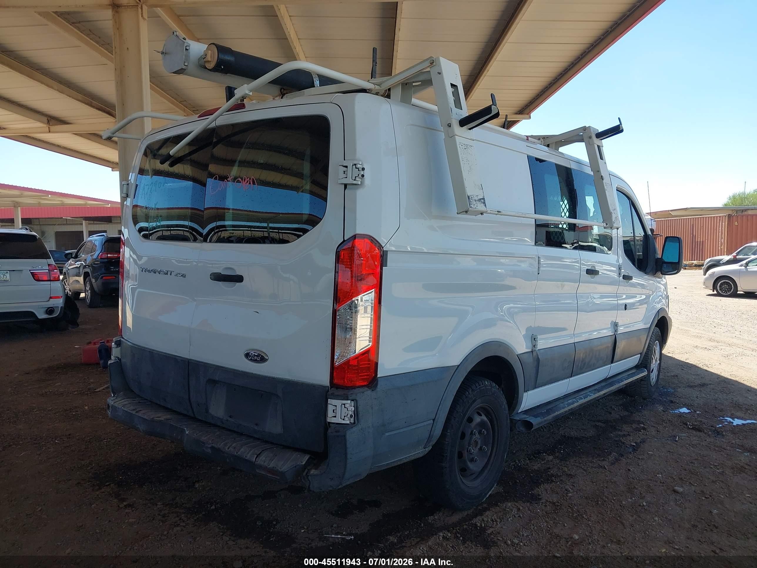 2015 Ford Transit-250   White vin: 1FTNR1ZMXFKA77902