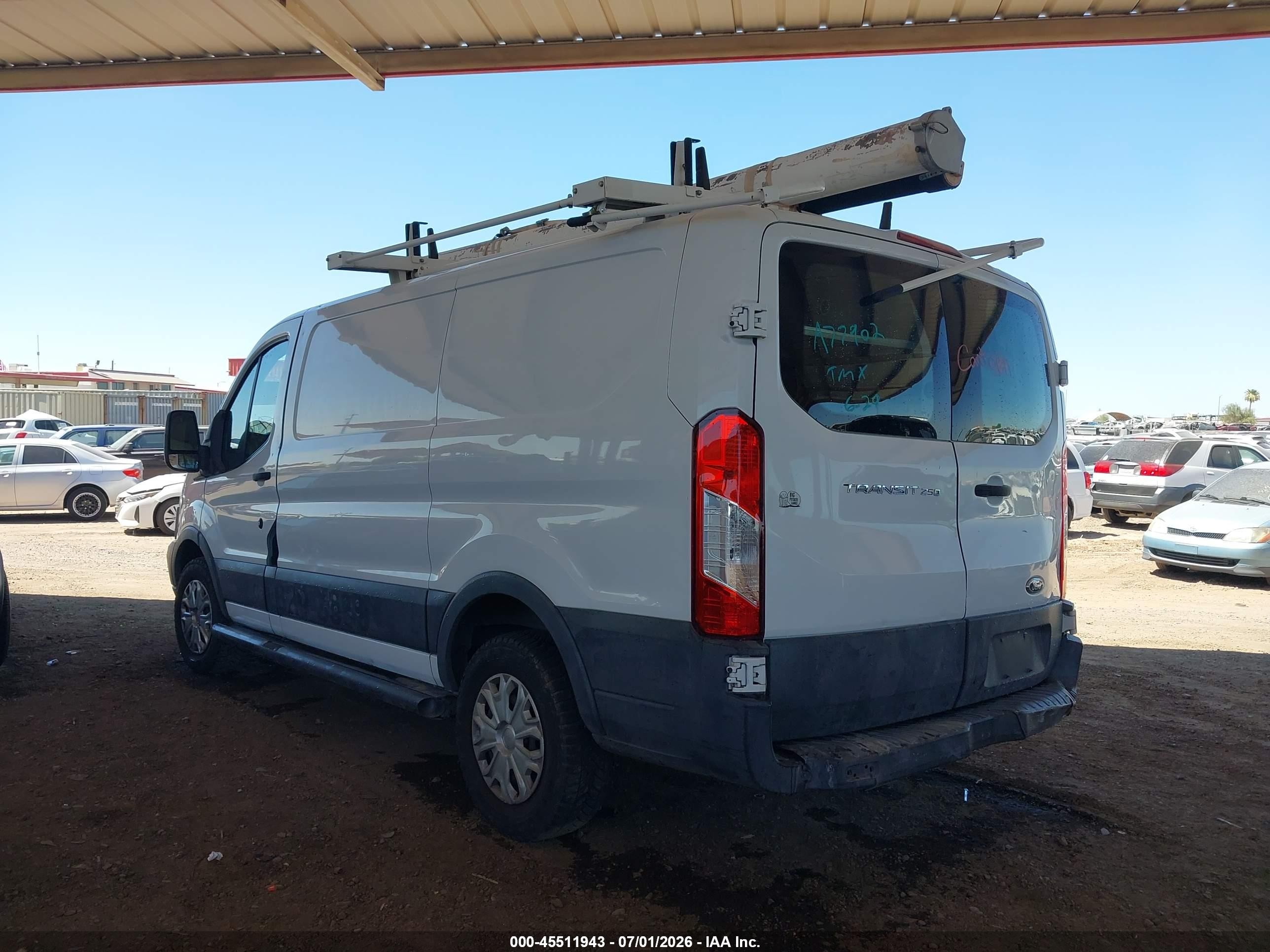 2015 Ford Transit-250   White vin: 1FTNR1ZMXFKA77902