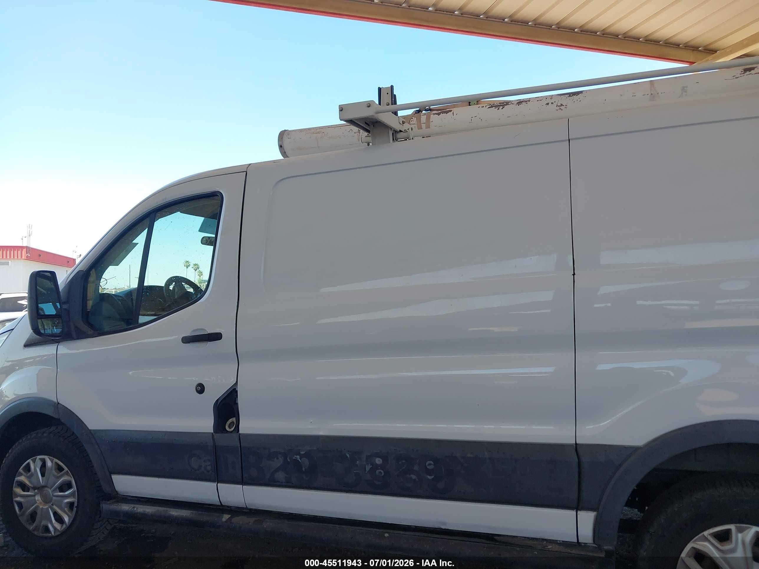 2015 Ford Transit-250   White vin: 1FTNR1ZMXFKA77902
