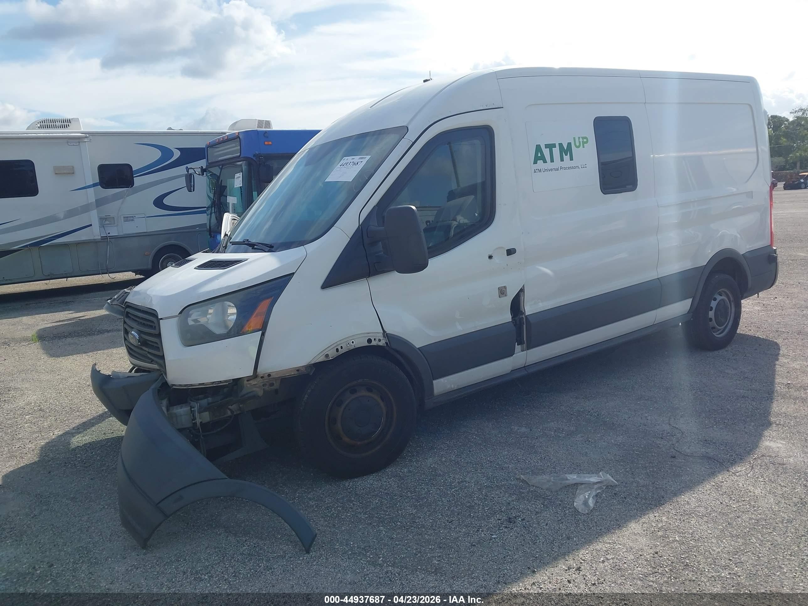 2015 Ford Transit-250   White vin: 1FTNR2CG1FKA00876