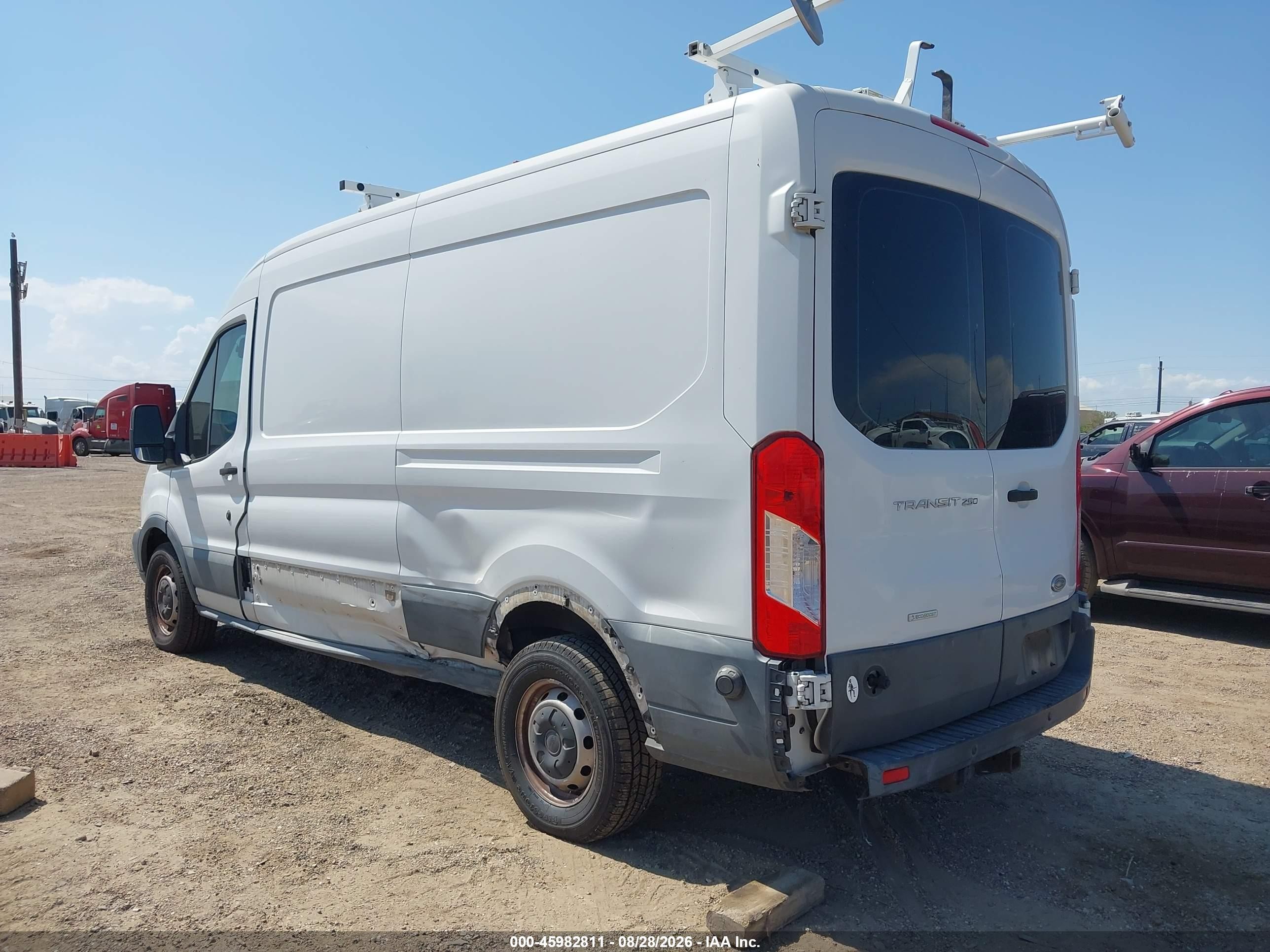 2015 Ford Transit-250   White vin: 1FTNR2CG8FKA04598