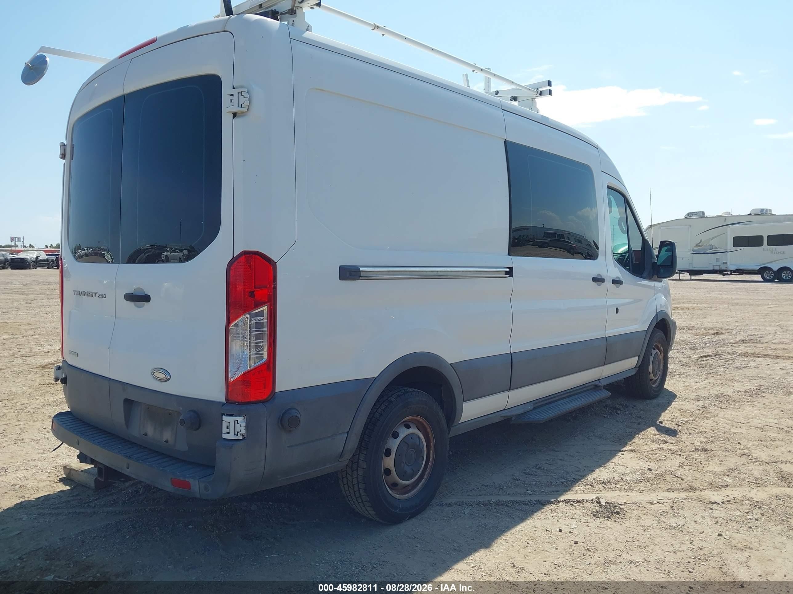 2015 Ford Transit-250   White vin: 1FTNR2CG8FKA04598