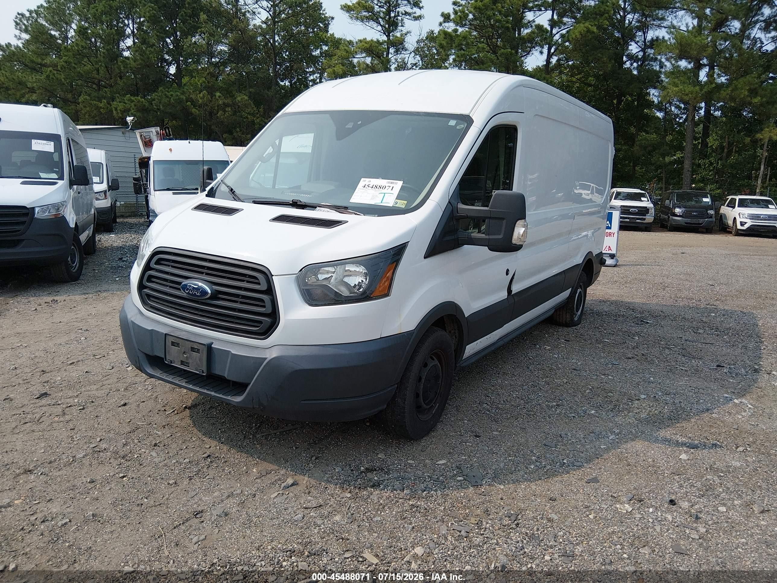 2015 Ford Transit-250   White vin: 1FTNR2CG8FKA81150