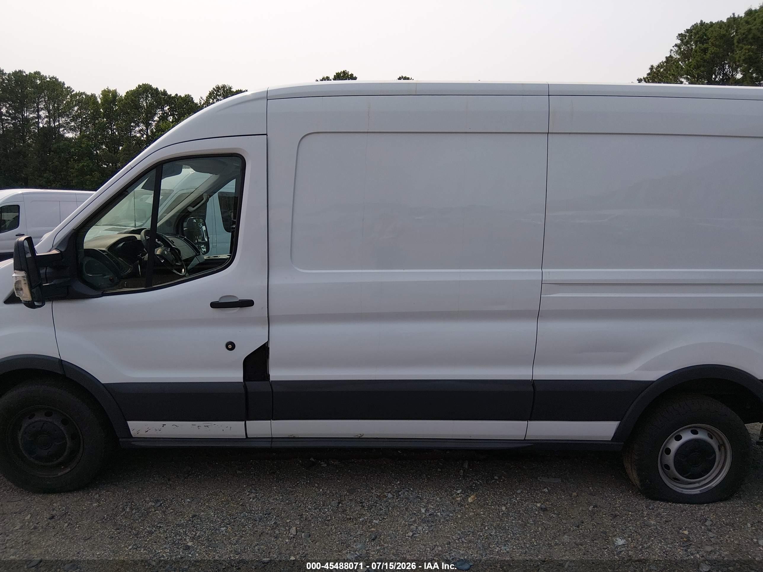 2015 Ford Transit-250   White vin: 1FTNR2CG8FKA81150