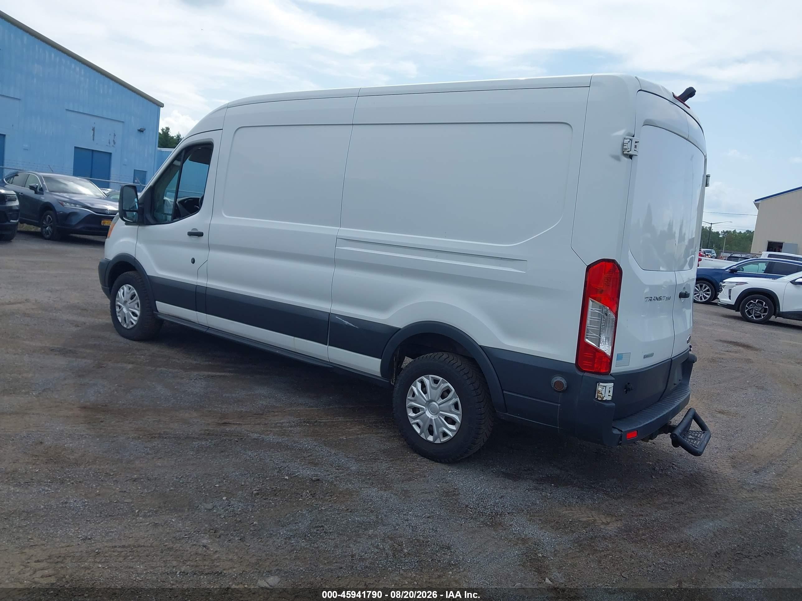 2015 Ford Transit-250   White vin: 1FTNR2CG9FKB28640