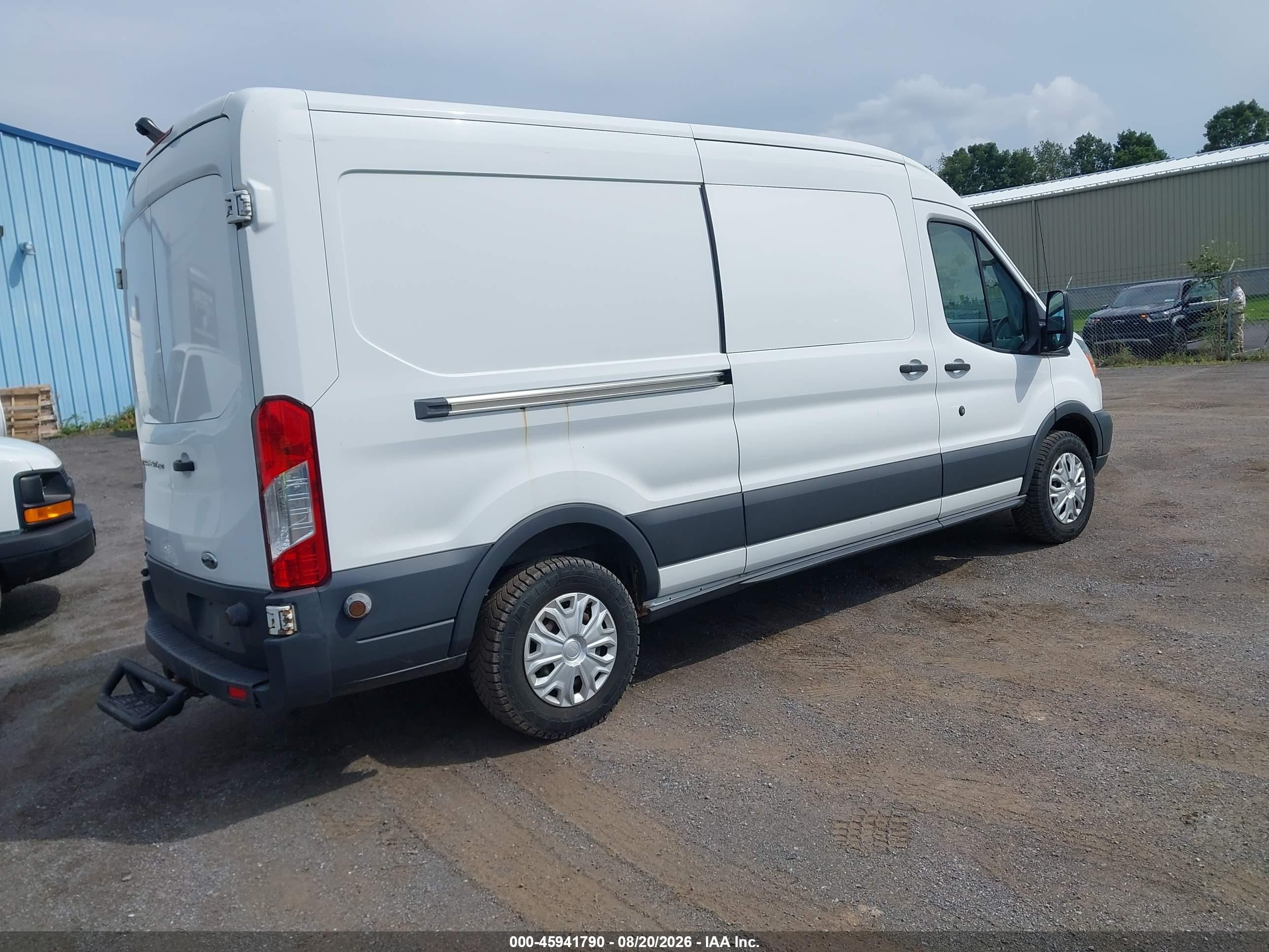 2015 Ford Transit-250   White vin: 1FTNR2CG9FKB28640