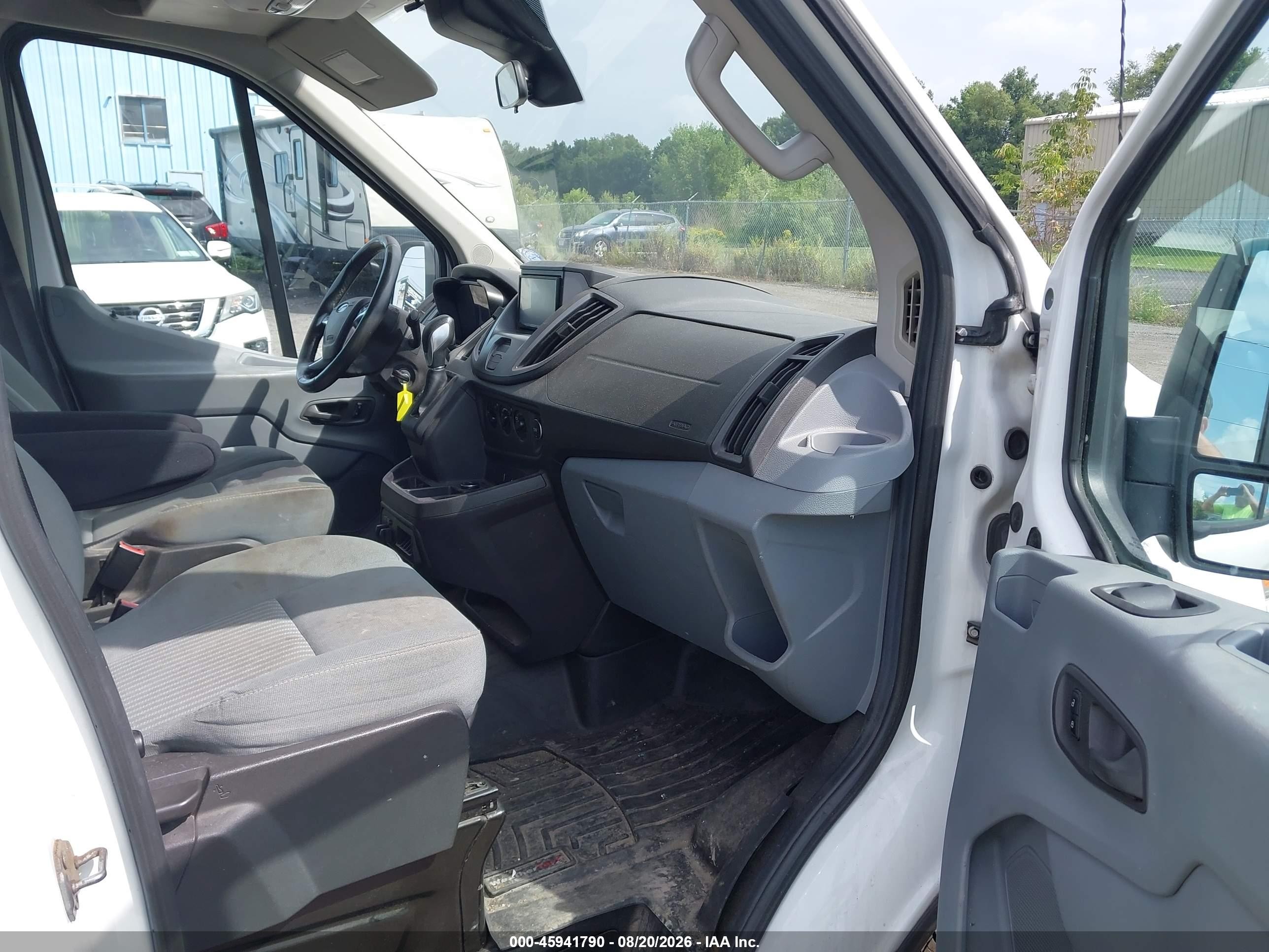 2015 Ford Transit-250   White vin: 1FTNR2CG9FKB28640