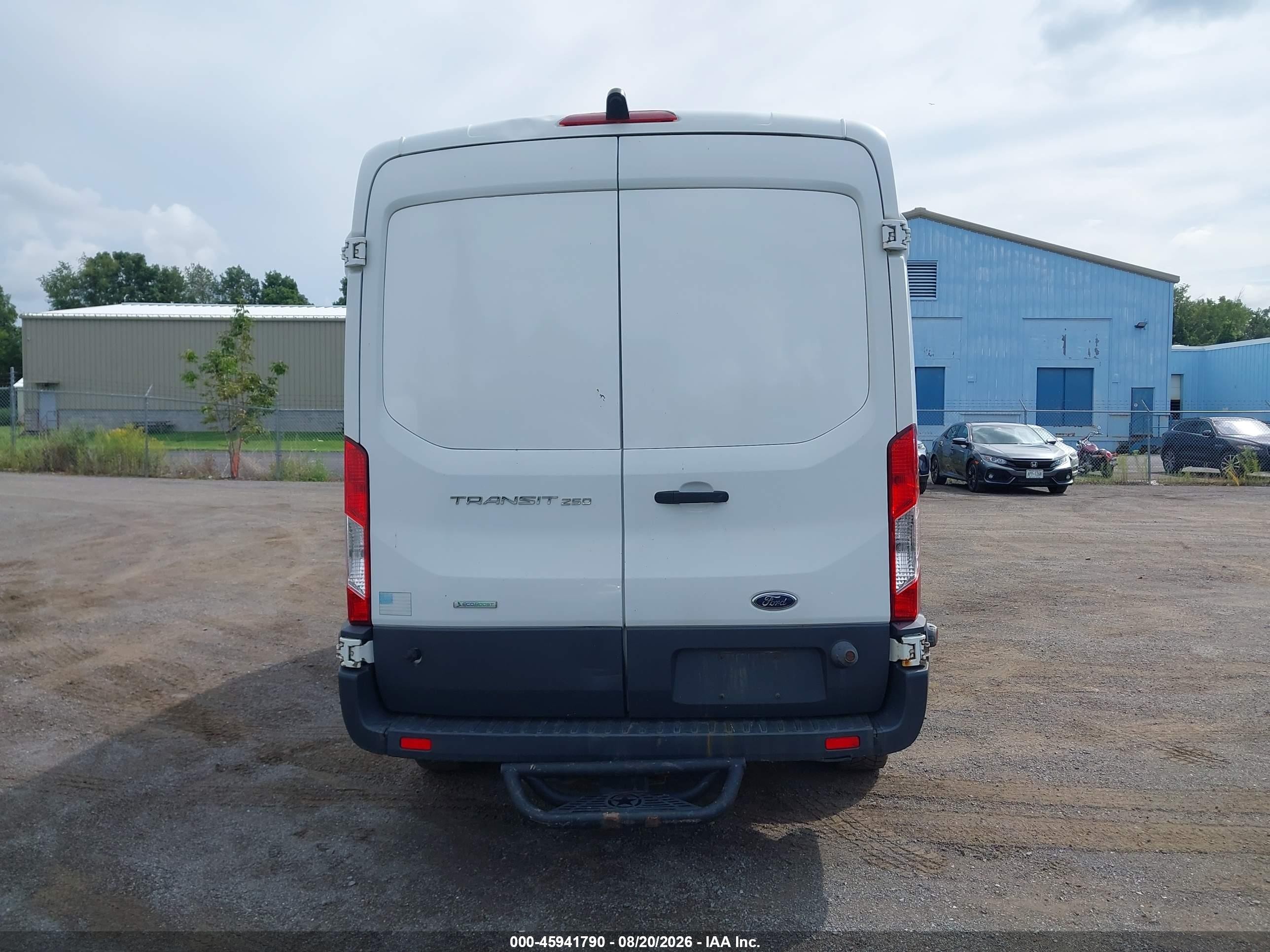 2015 Ford Transit-250   White vin: 1FTNR2CG9FKB28640