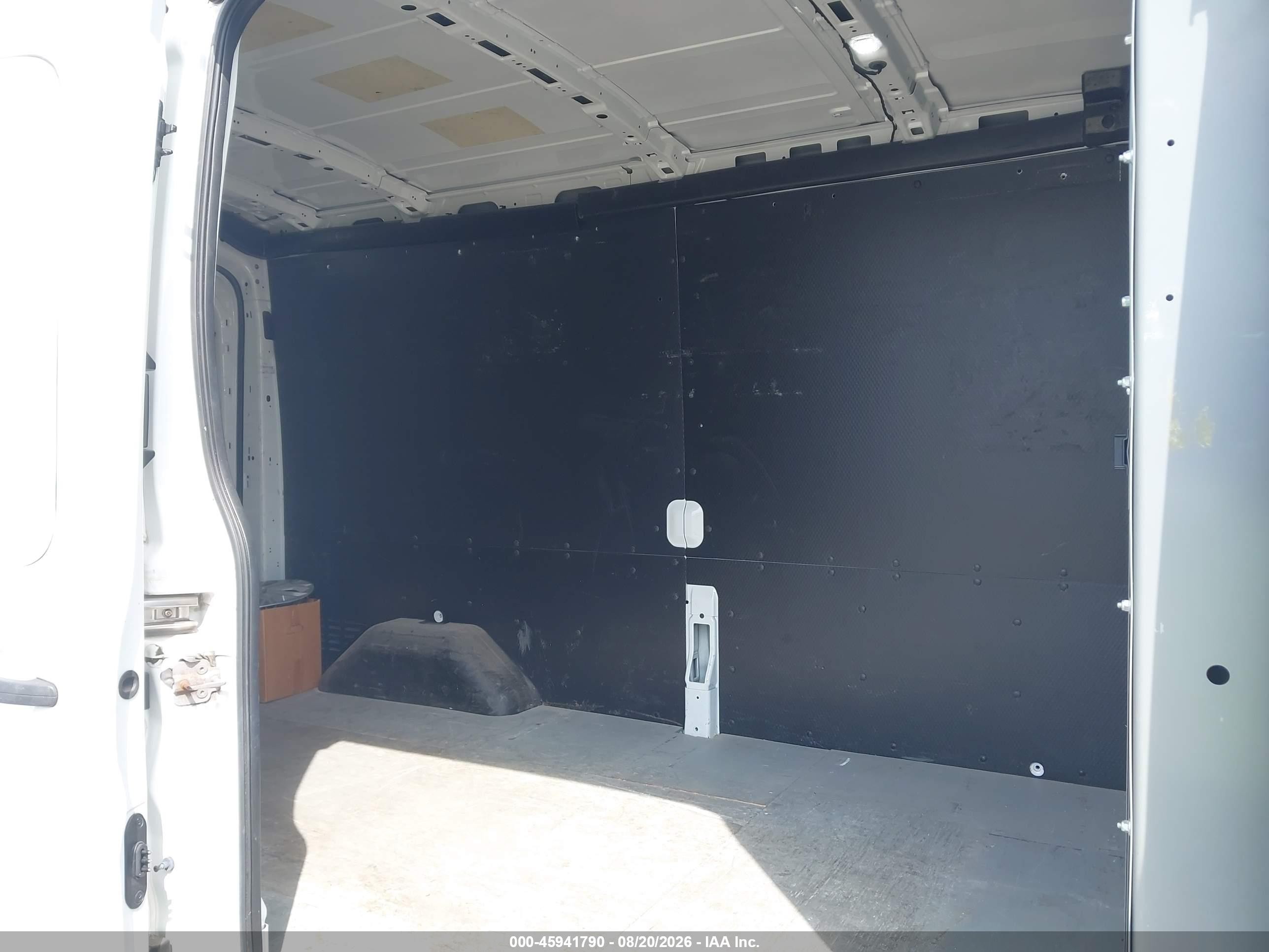 2015 Ford Transit-250   White vin: 1FTNR2CG9FKB28640