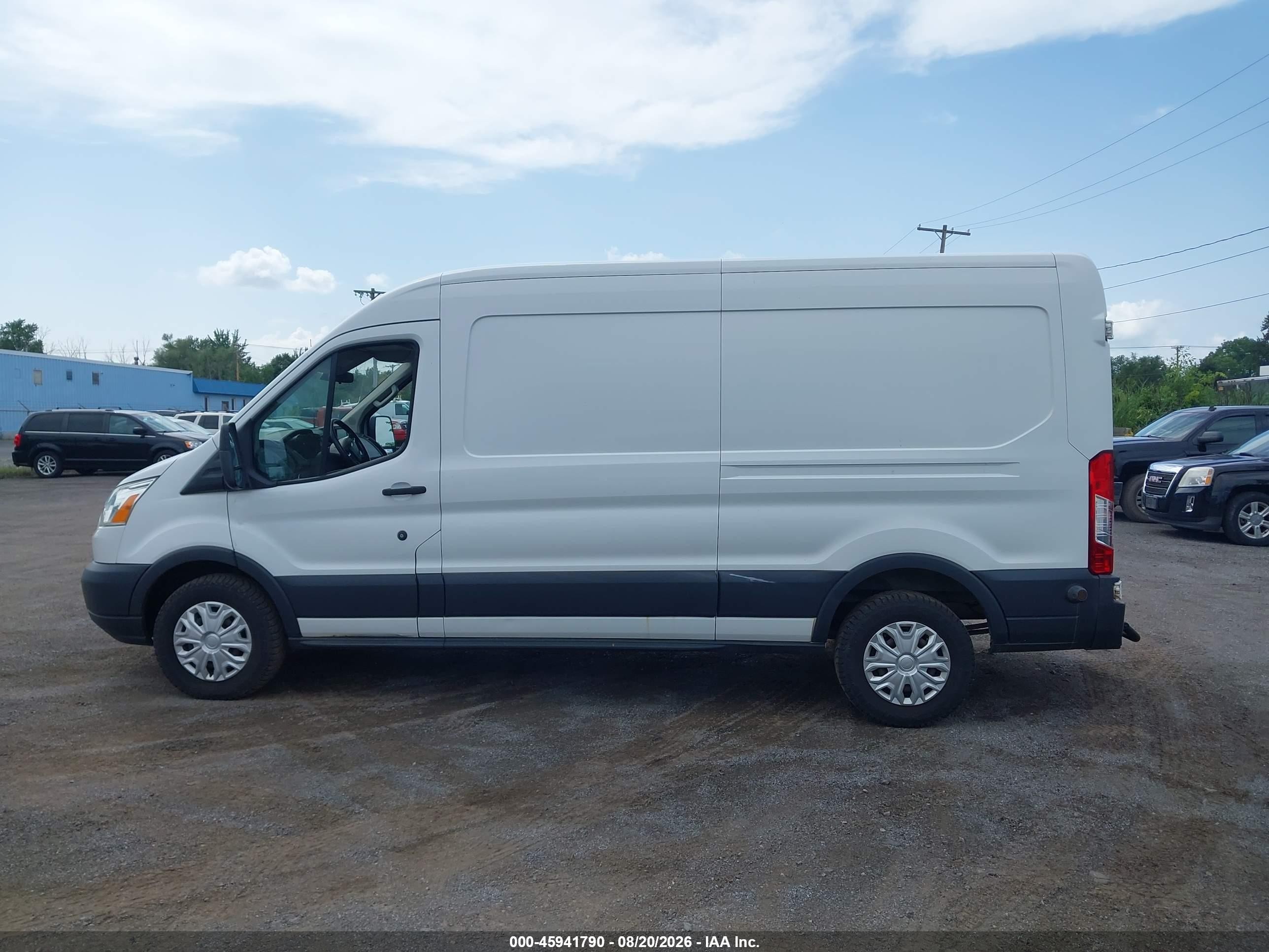 2015 Ford Transit-250   White vin: 1FTNR2CG9FKB28640